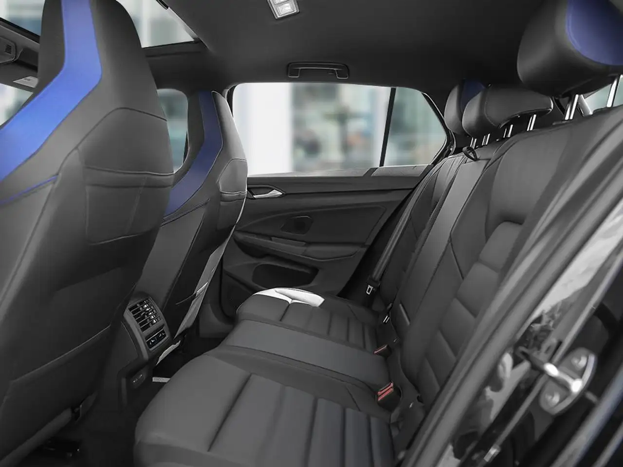 Volkswagen Golf R снимка Volkswagen Golf R