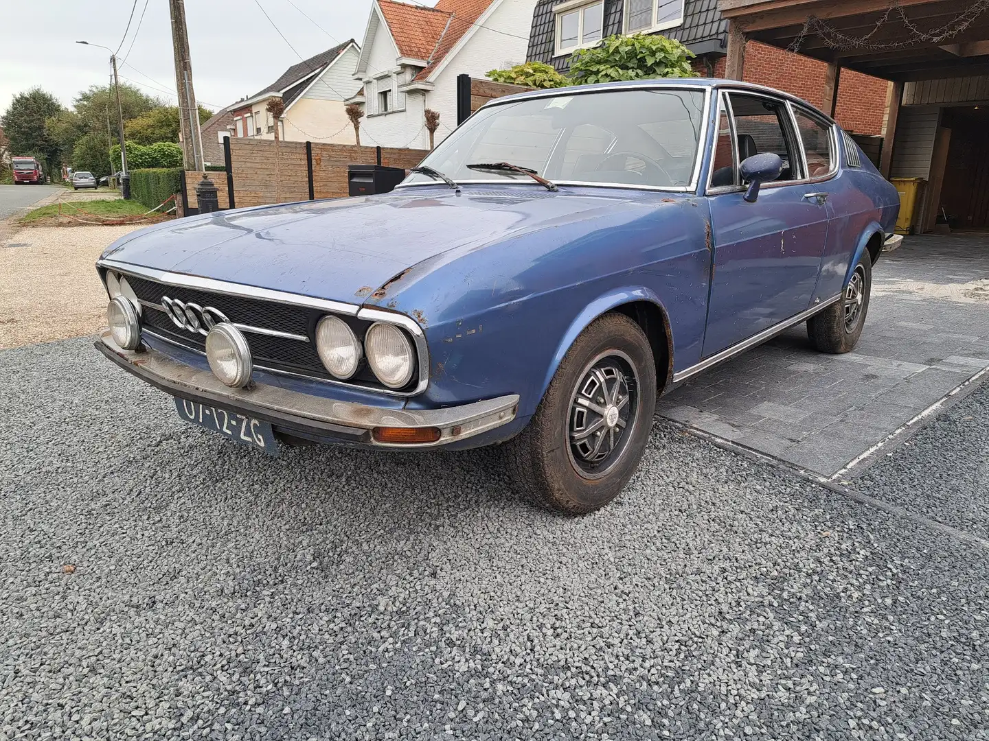 Audi 100 coupé s Синій - 2