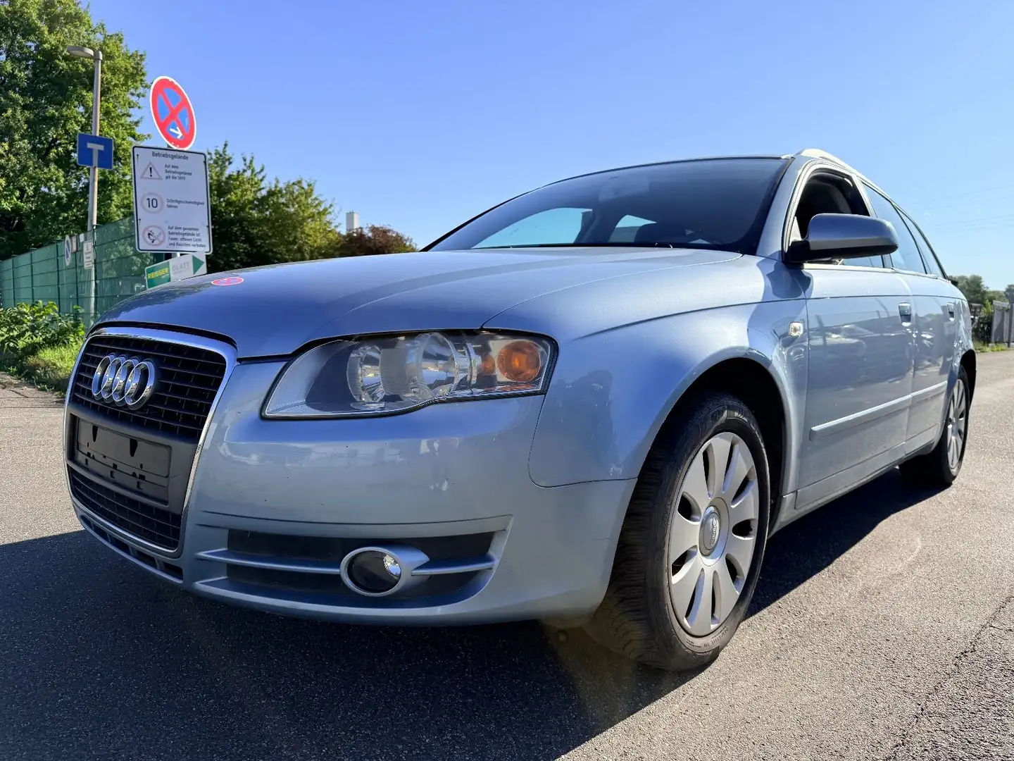 Audi A4 Avant 2.0 Blau - 1