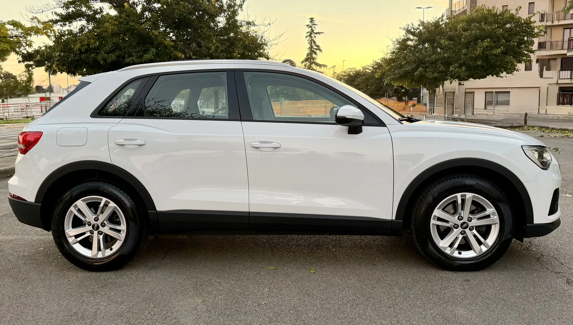 Audi Q3 35 2.0 Tdi 150CV Stronic TETTO/VIRTUAL/LED Bianco - 2