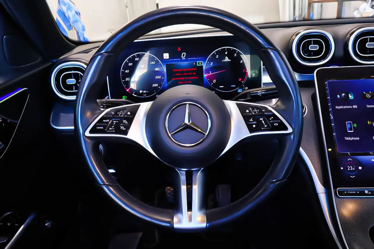 Mercedes-Benz C-Class снимка Mercedes-Benz C-Class