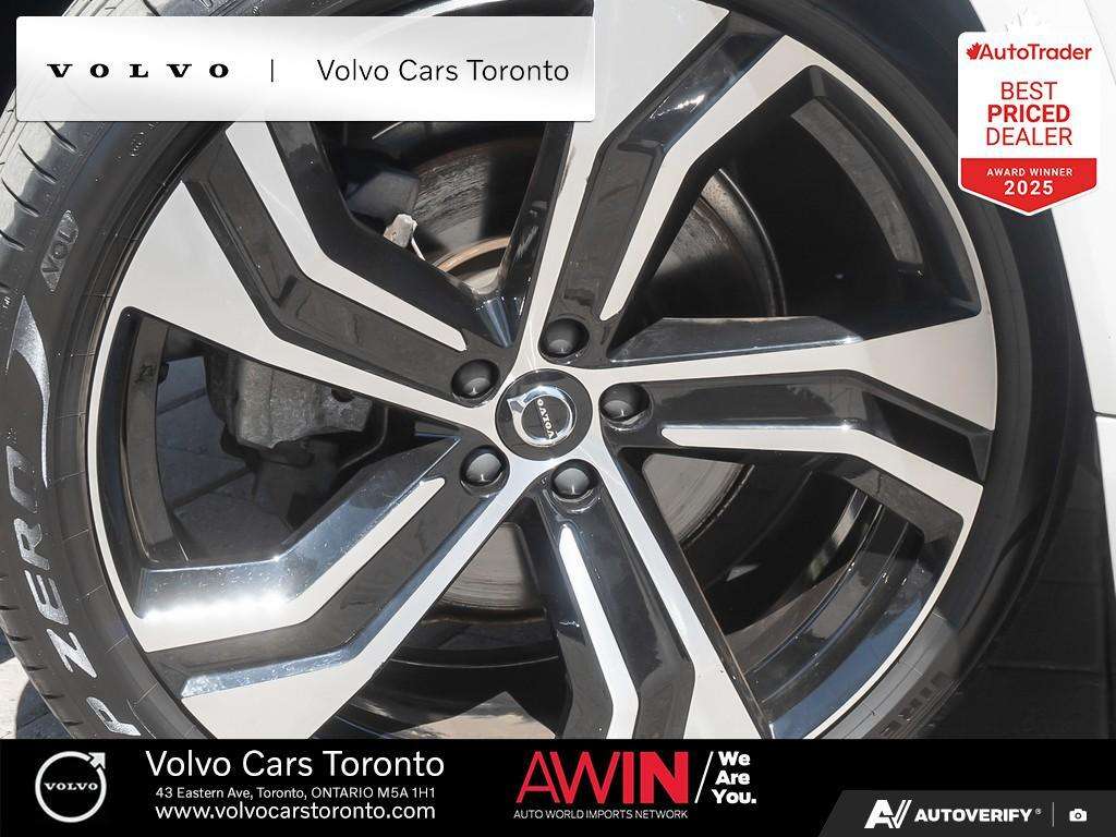 2024 Volvo XC90 B6 AWD Ultimate Bright Theme 7-Seater | 22" Wheels thumb 6