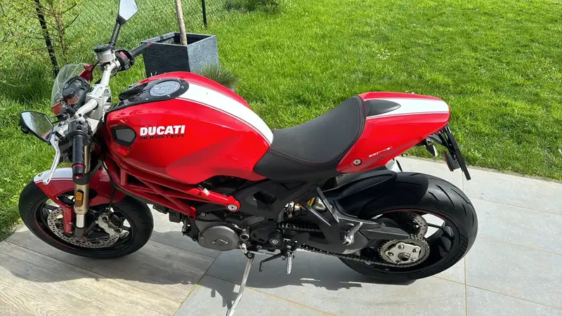 Ducati Monster 1100 - foto 3