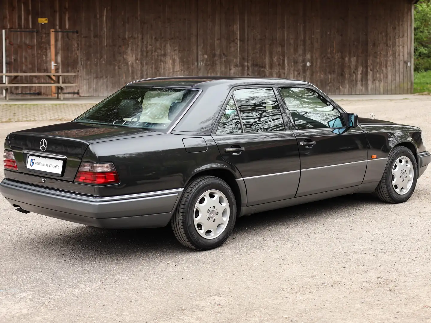 Mercedes-Benz E 420 W124 - 69.000km, Orig Paint - Mint Condition Schwarz - 2