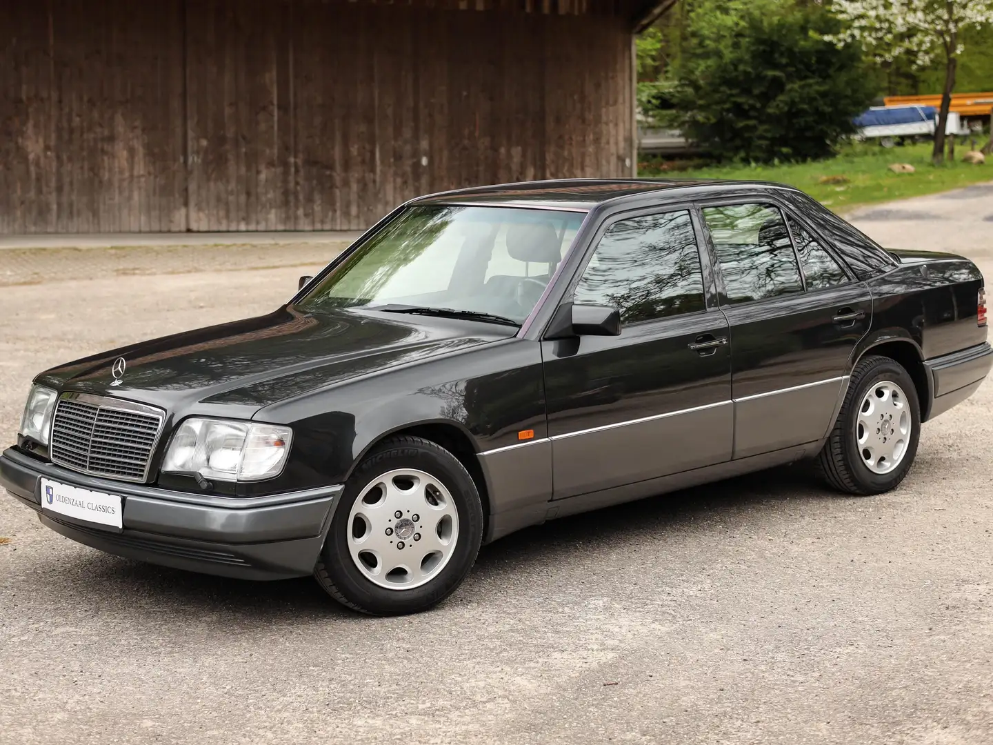 Mercedes-Benz E 420 W124 - 69.000km, Orig Paint - Mint Condition Schwarz - 1
