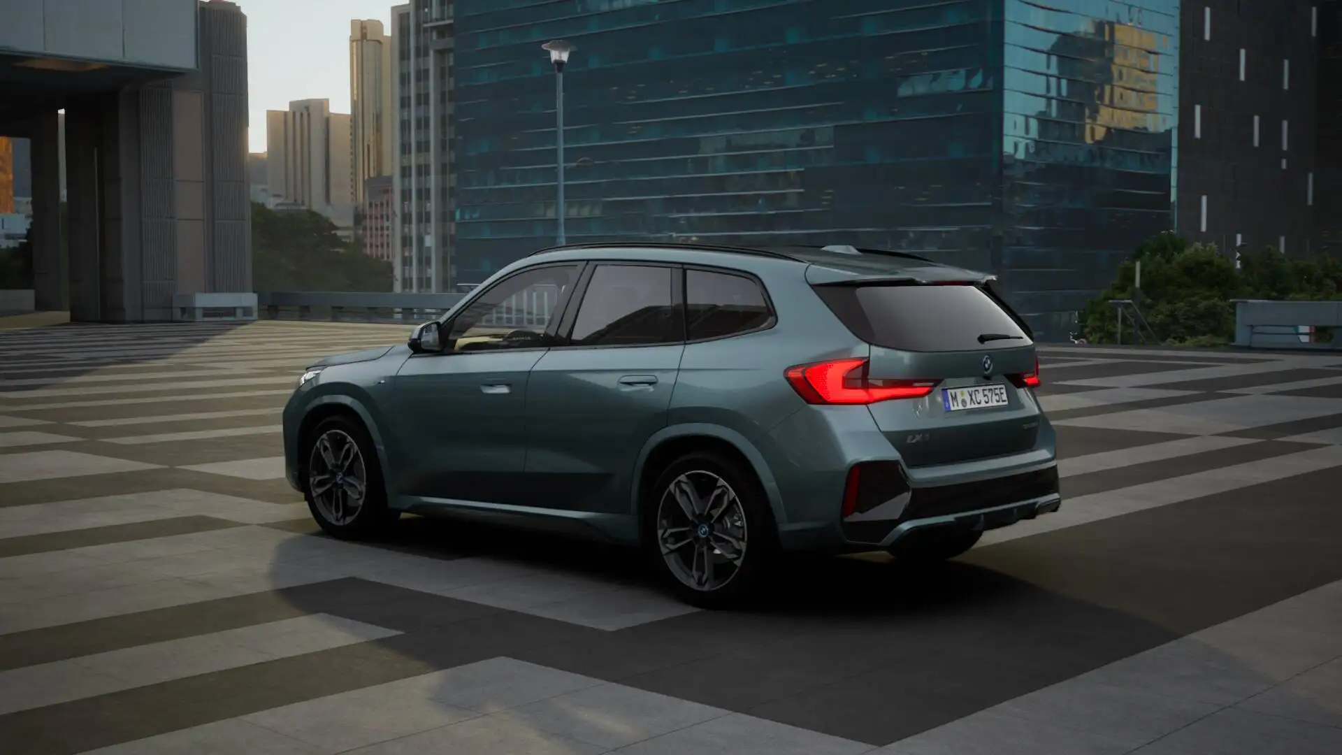 BMW iX1 eDrive20 M Sport Automaat / Panoramadak / Sportsto Vert - 2