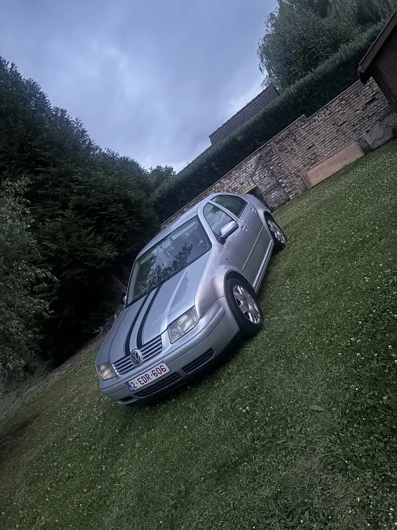 Volkswagen Bora 1.9 TDi Comfortline S (ACA) - 1