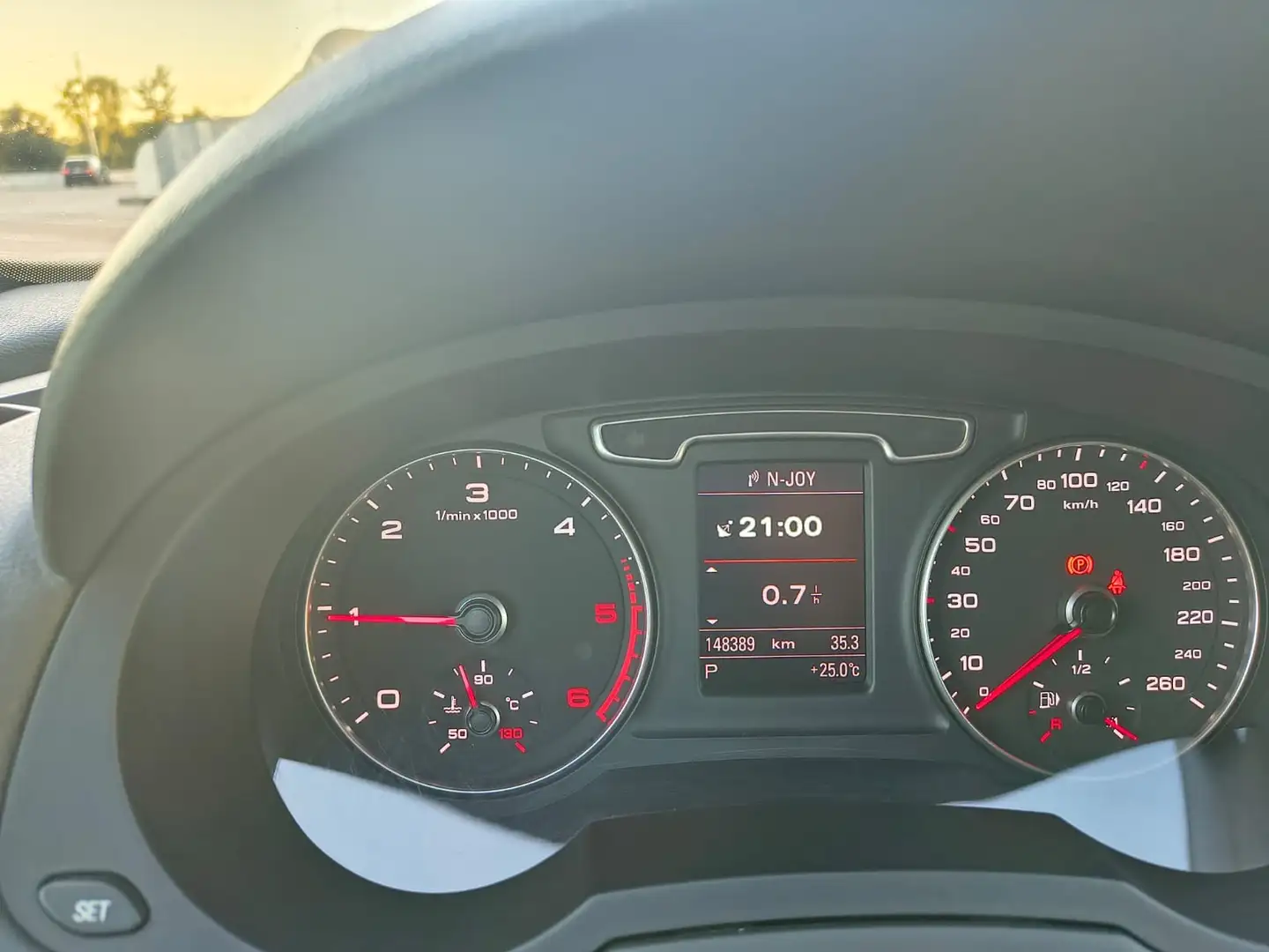 Audi Q3 2.0 TDI quattro Grau - 1