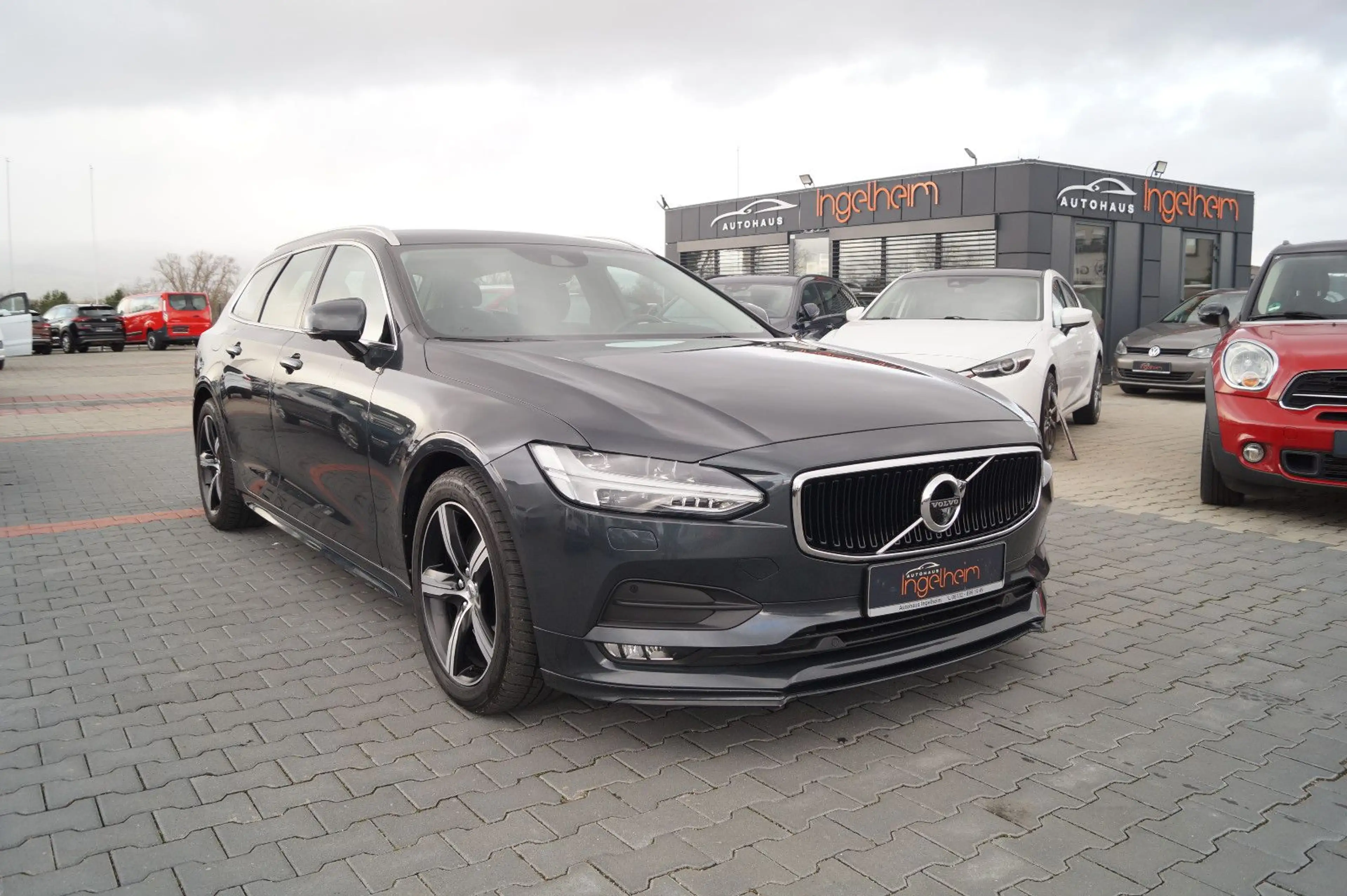 Volvo V90 Momentum AWD AUTOMATIOK 360° Leder SHZ Absat