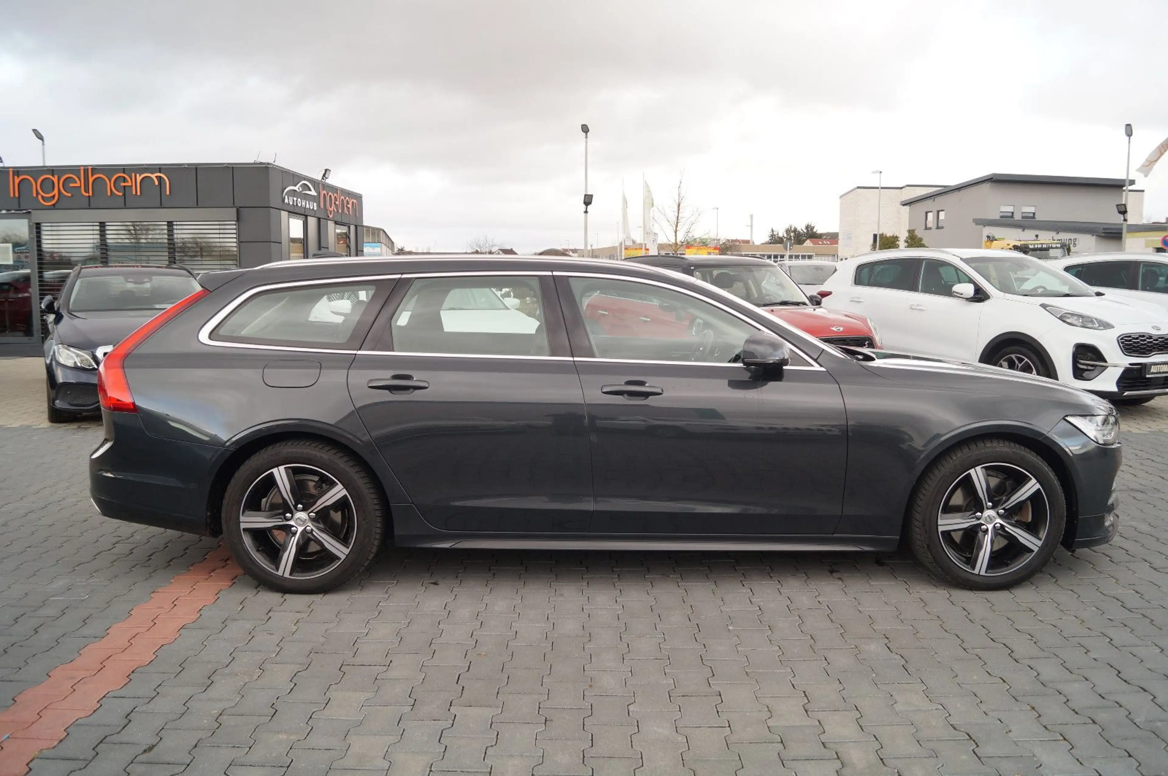 Volvo V90 Momentum AWD AUTOMATIOK 360° Leder SHZ Absat — photo 8