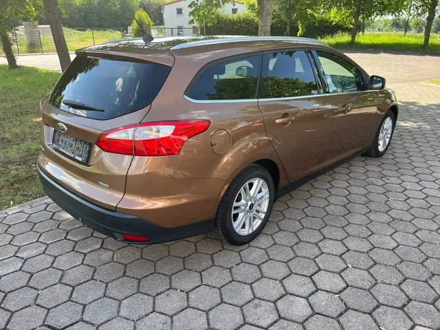Ford Focus view 5