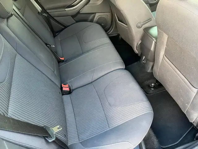 Ford Focus view 12