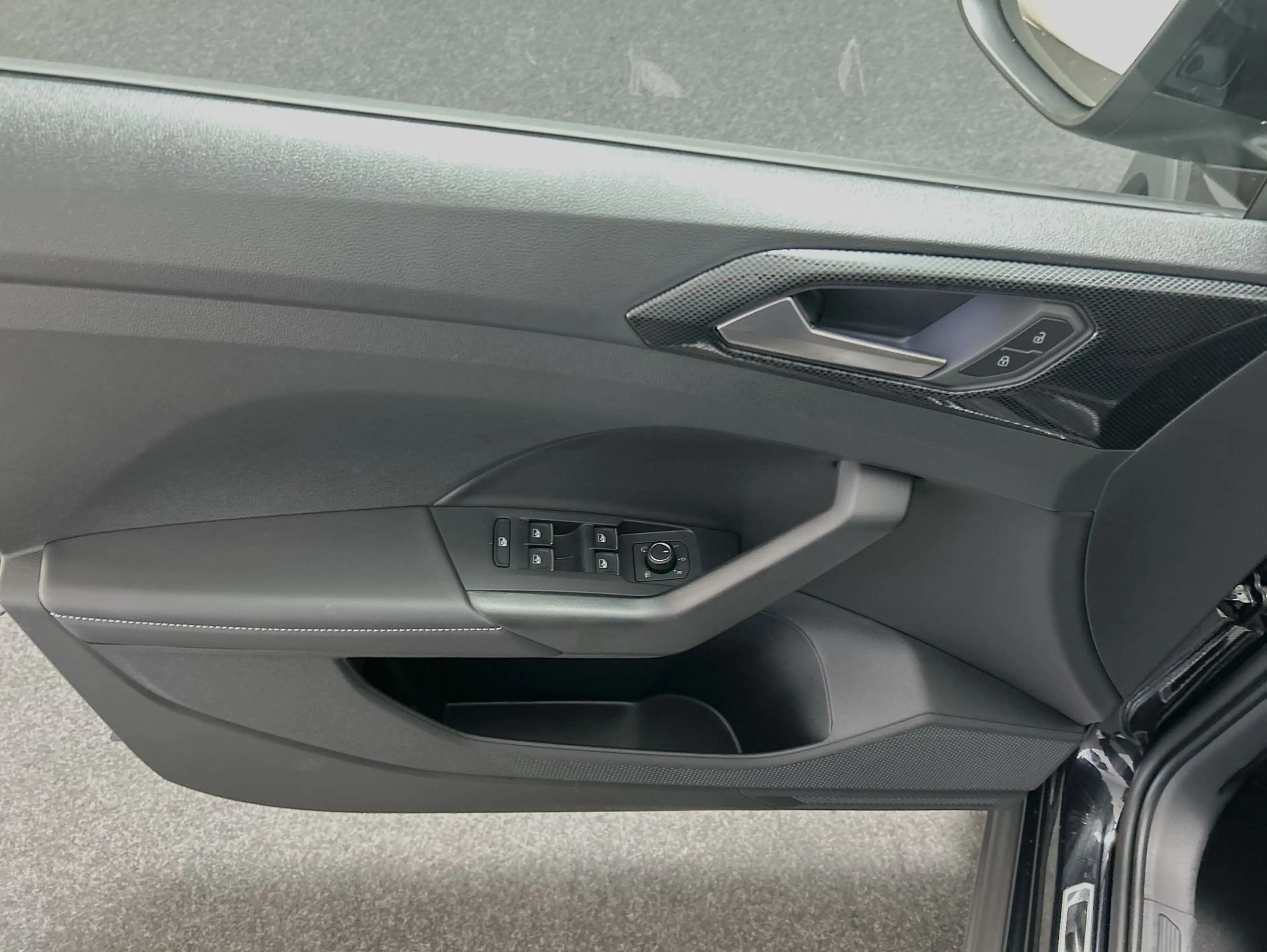 Volkswagen T-Cross 1.0 TSI DSG ENERGY CarPlay Black ACC AHK — photo 12