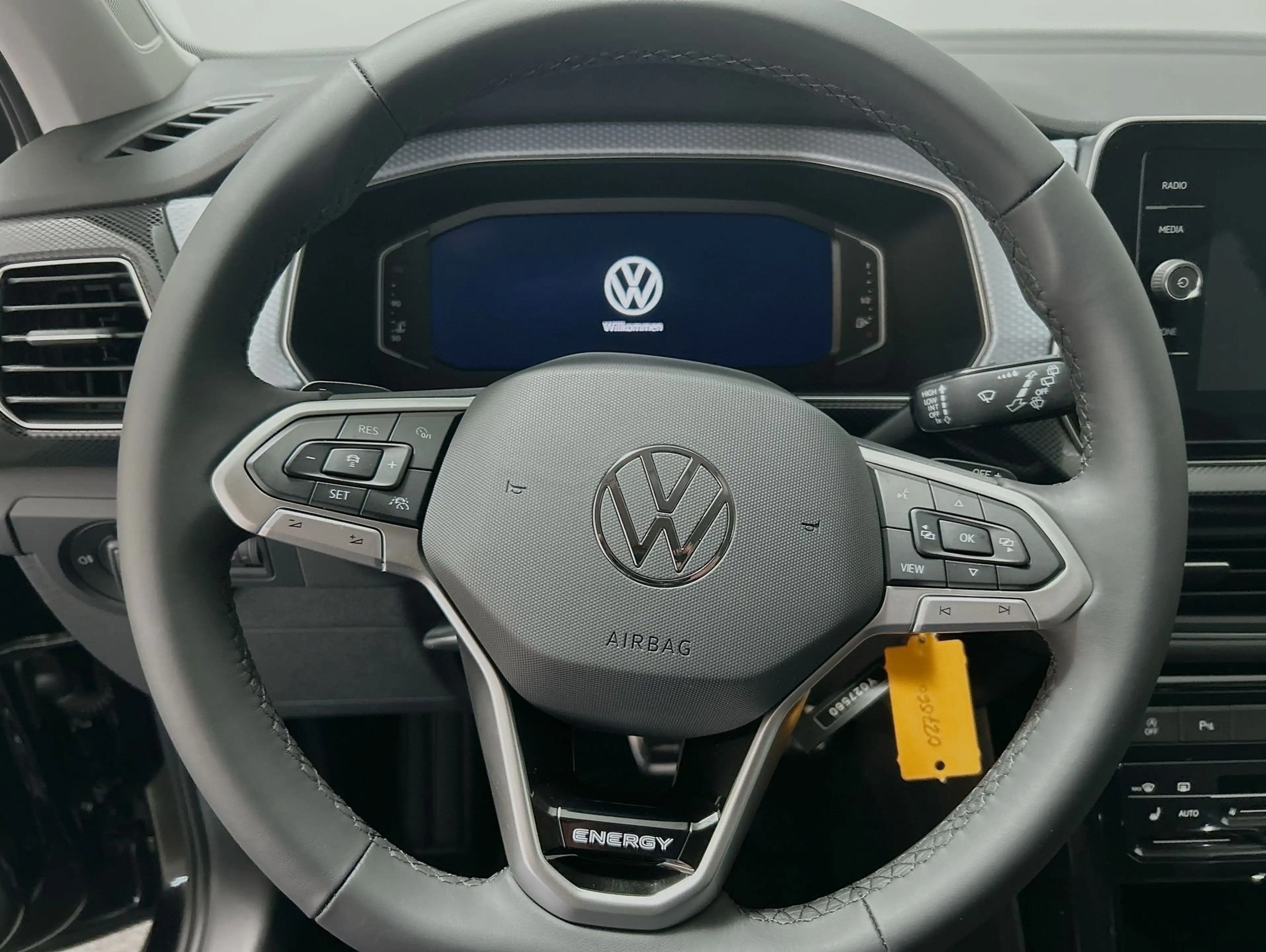 Volkswagen T-Cross 1.0 TSI DSG ENERGY CarPlay Black ACC AHK — photo 9