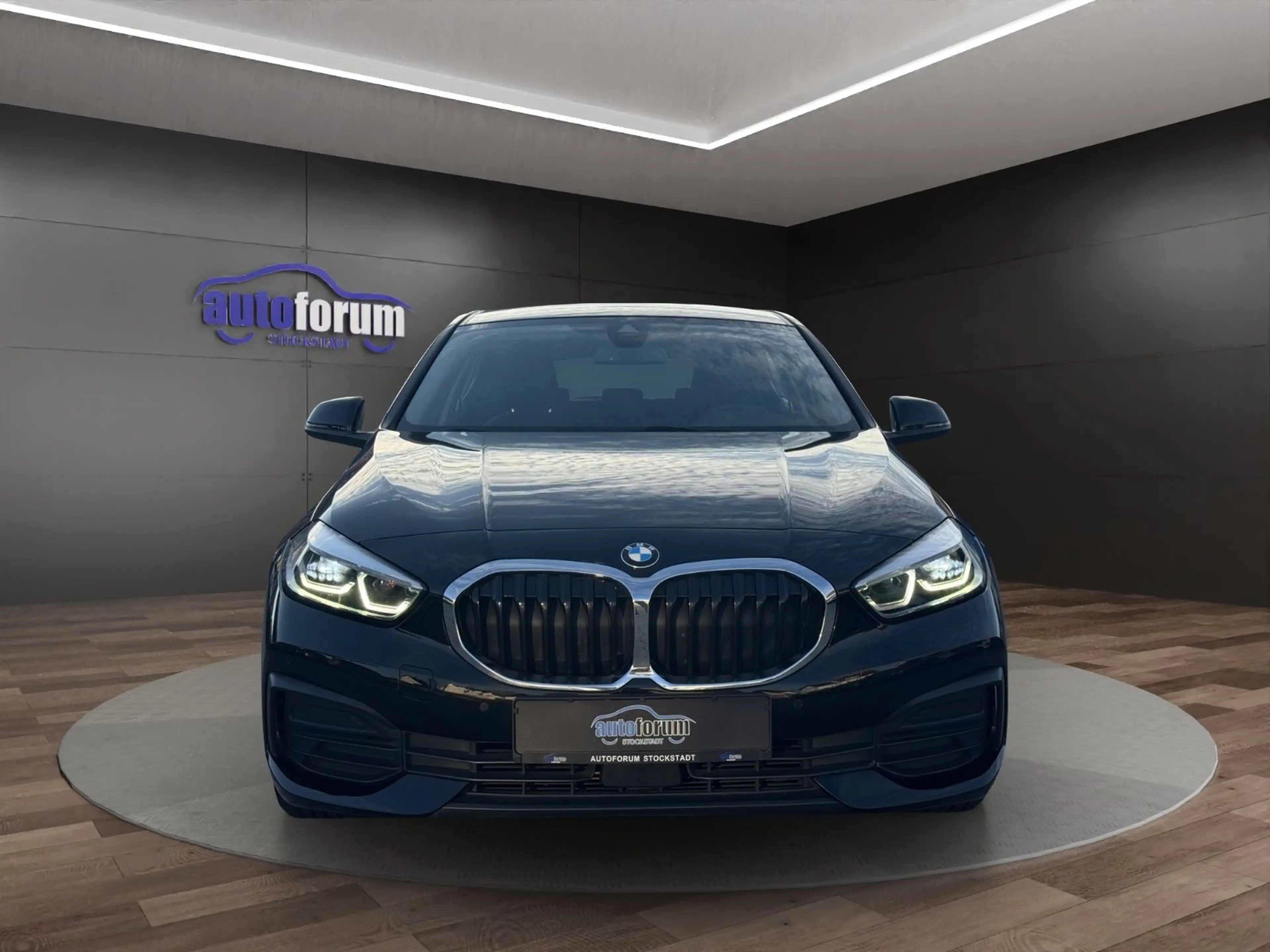 BMW 120 d xDrive LIVE COCKPIT PLUS°NAVI°SHZ°LED°PDC — photo 2