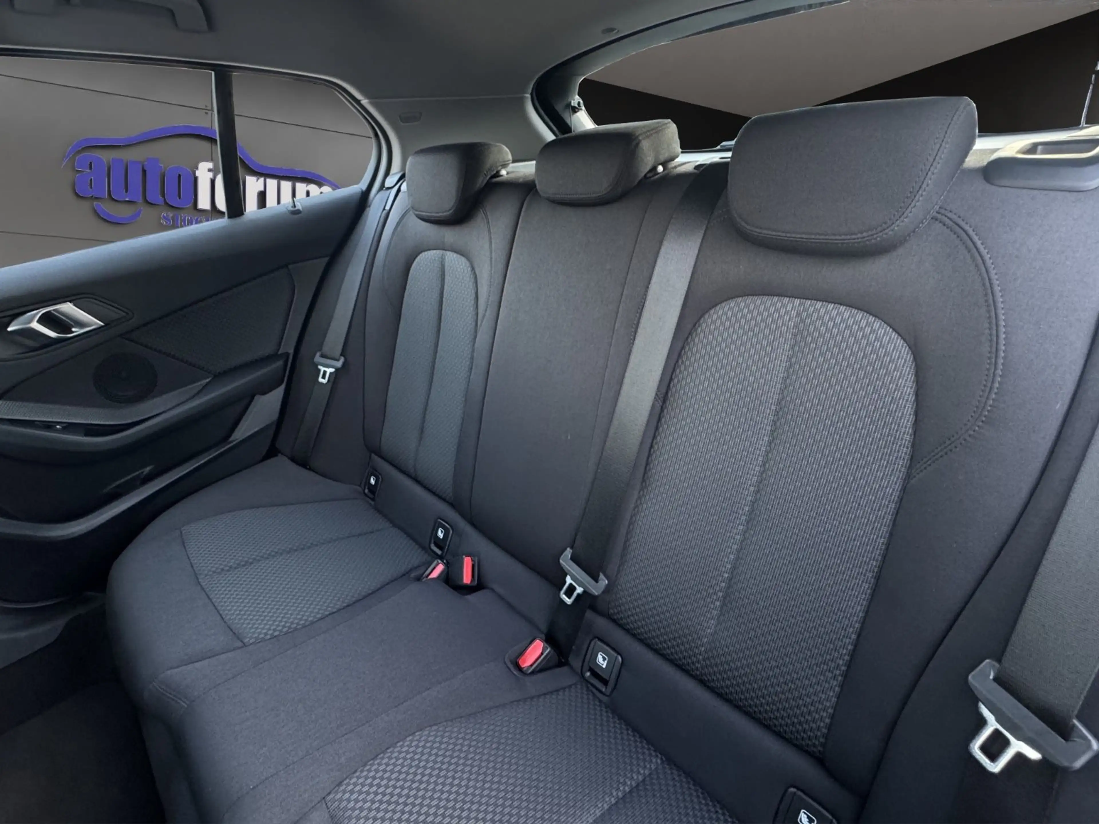 BMW 120 d xDrive LIVE COCKPIT PLUS°NAVI°SHZ°LED°PDC — photo 14