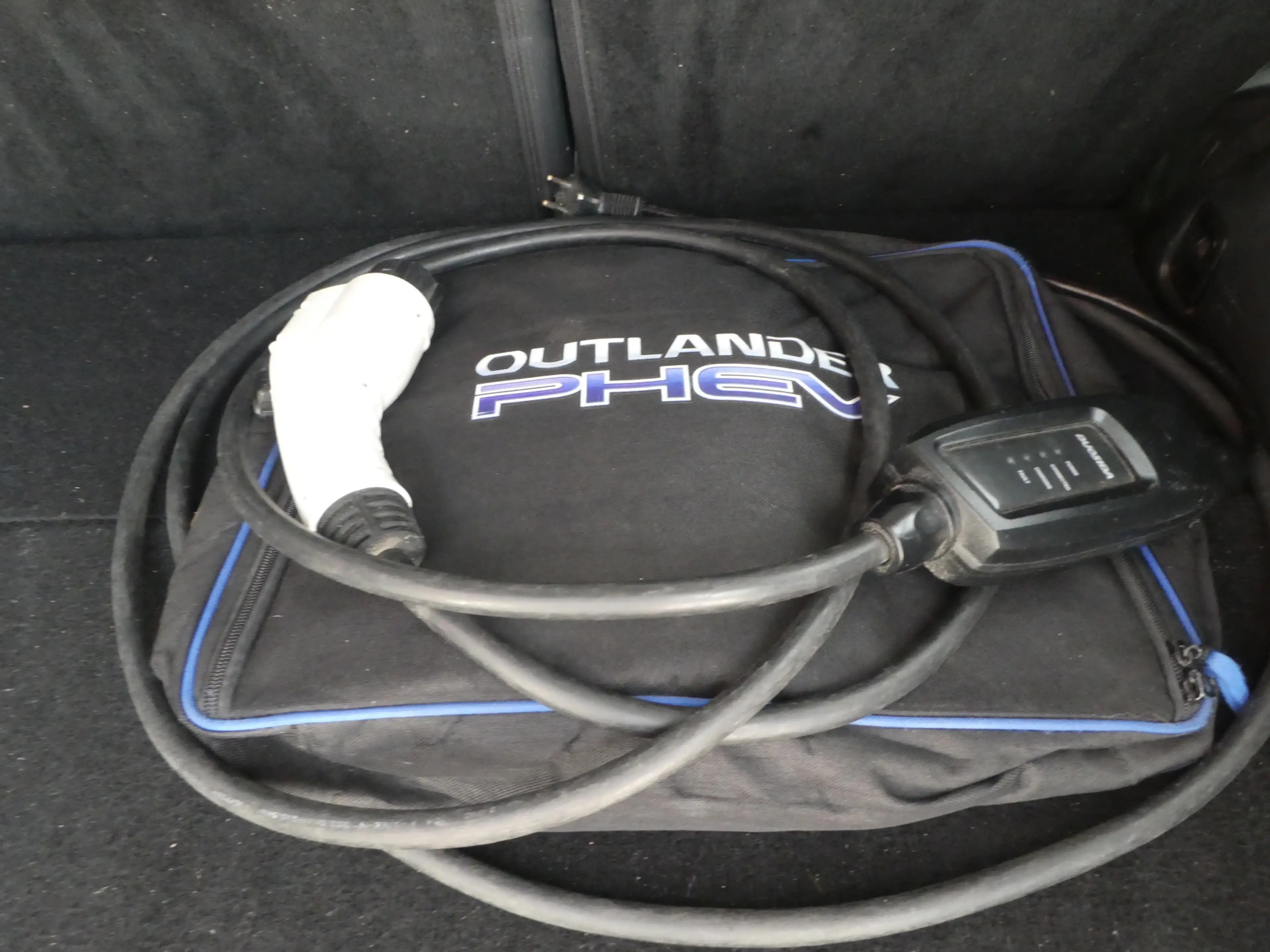 Mitsubishi Outlander 2.0 PHEV Instyle — photo 6
