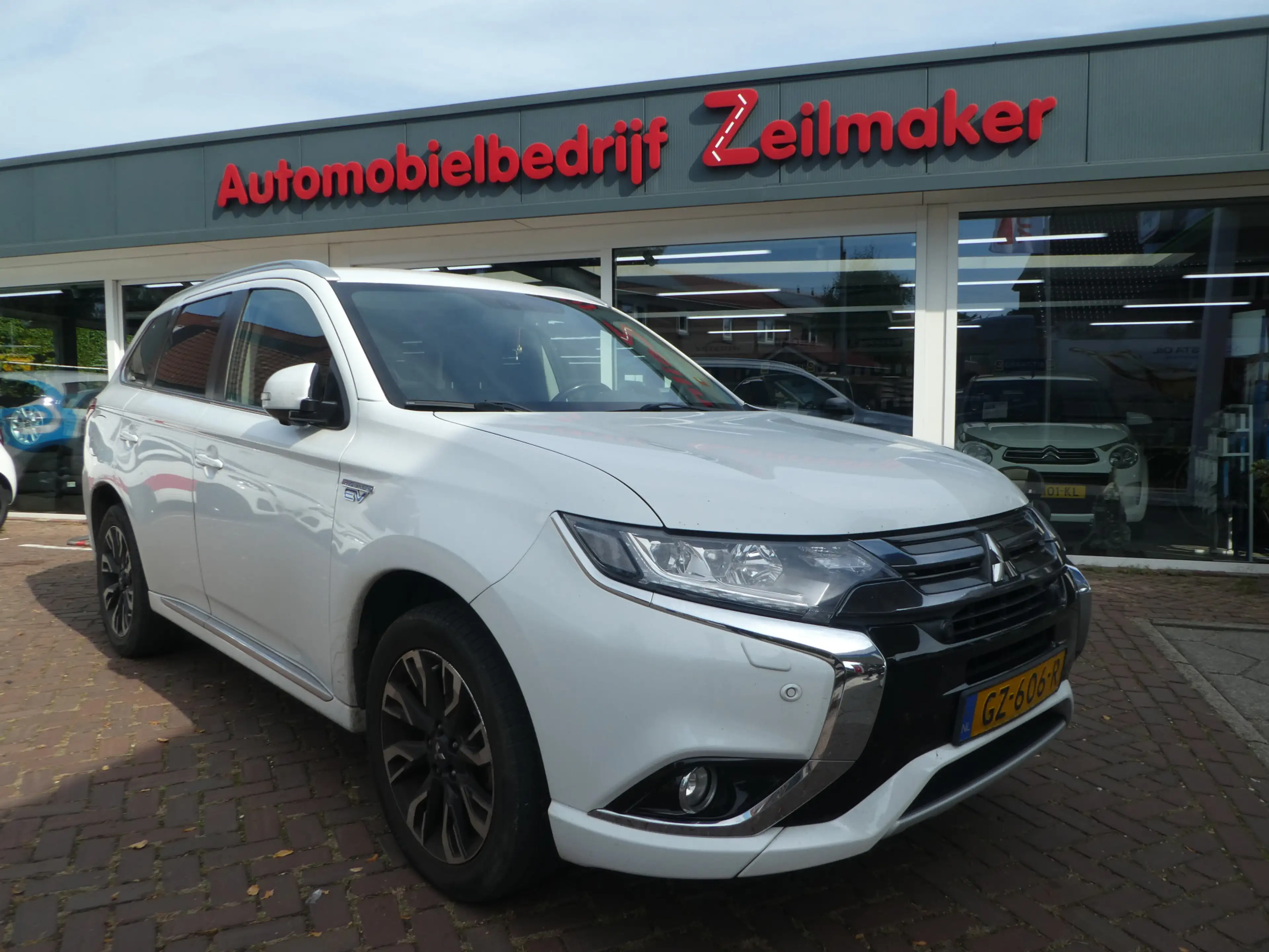 Mitsubishi Outlander 2.0 PHEV Instyle