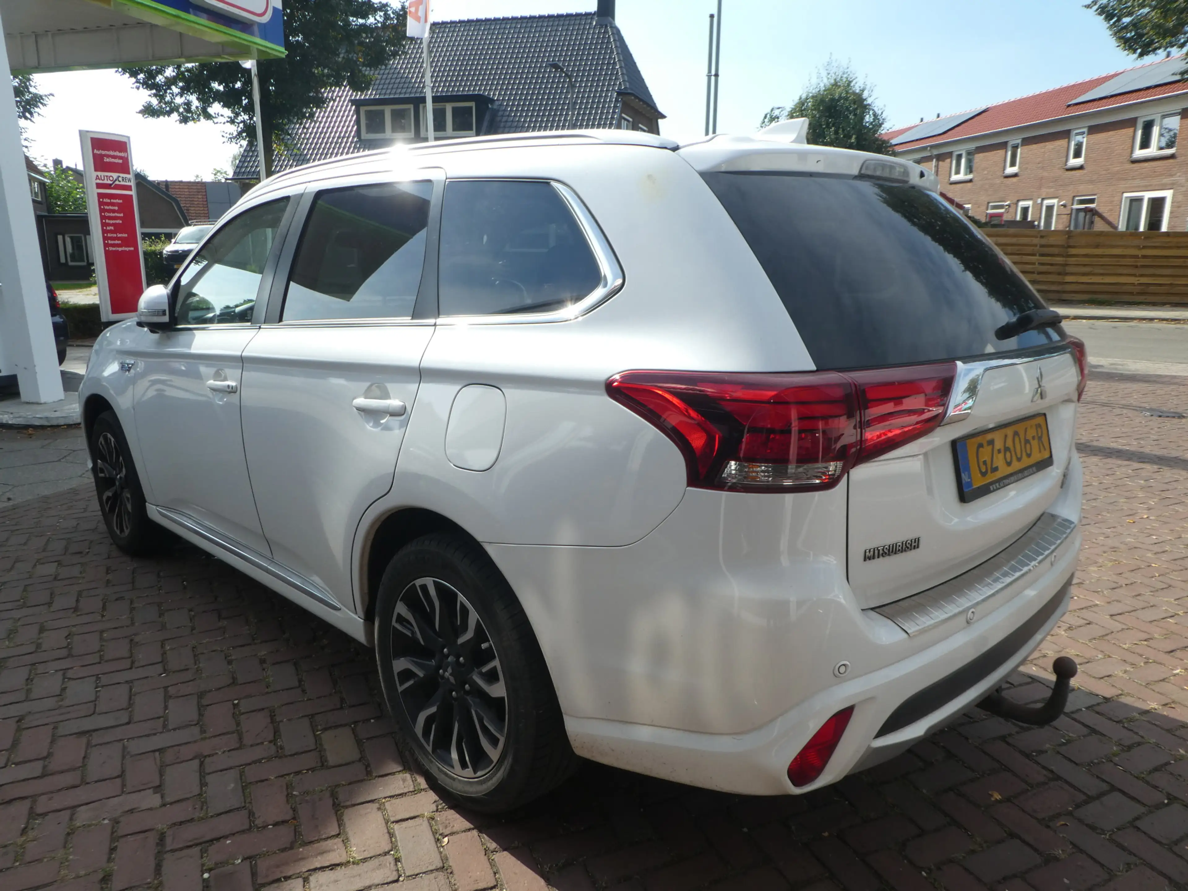Mitsubishi Outlander 2.0 PHEV Instyle — photo 11