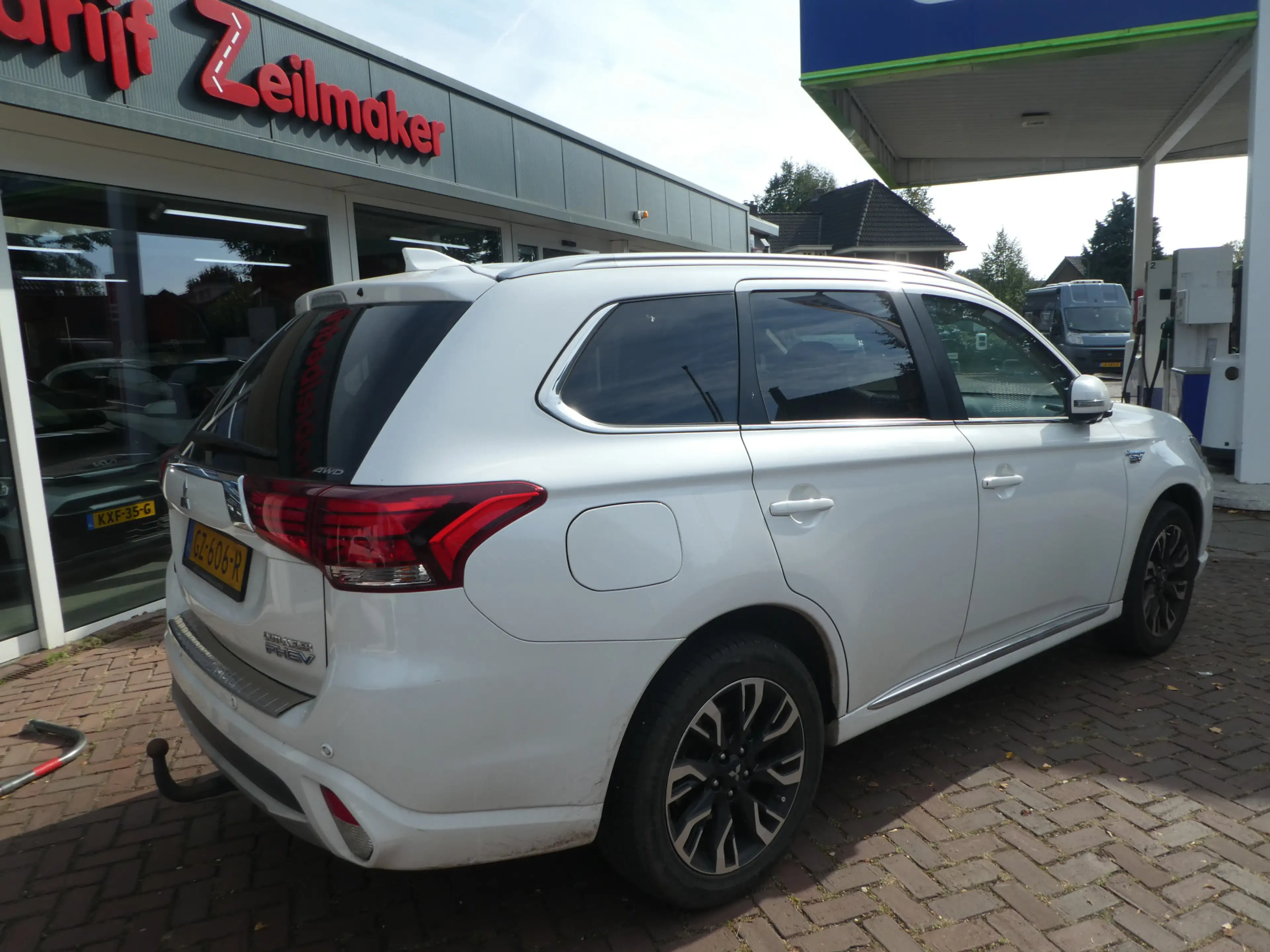 Mitsubishi Outlander 2.0 PHEV Instyle — photo 3