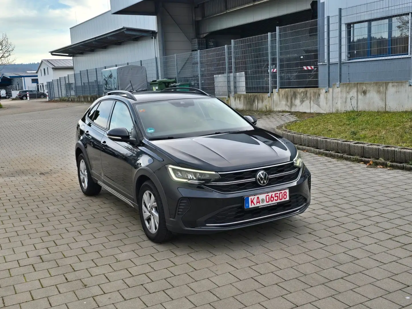 Volkswagen Taigo 1.0 TSI LIFE NAVI LED VIRTUAL COCKPIT SHZ Schwarz - 2