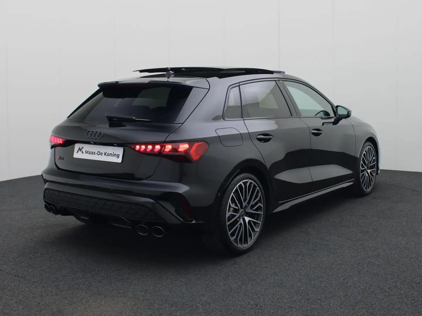 Audi A3 Sportback 2.0 TSFI/333PK S3 quattro · Panoramadak Zwart - 2