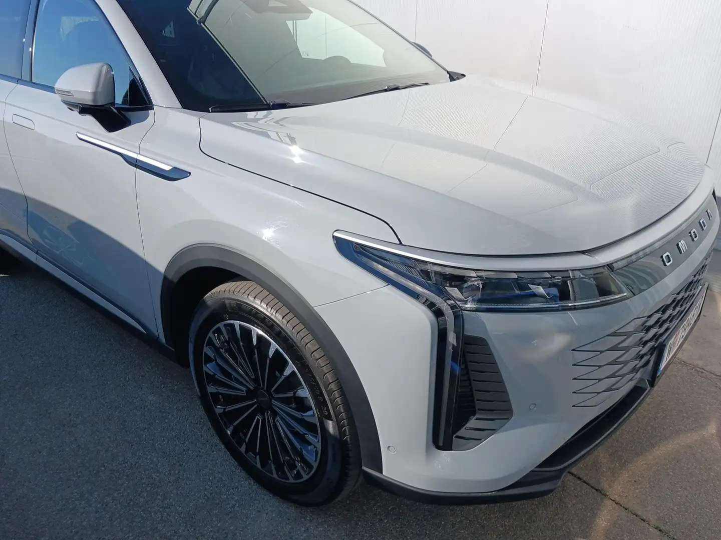 Omoda 9 Omoda 9 PHEV Premium Grau - 1