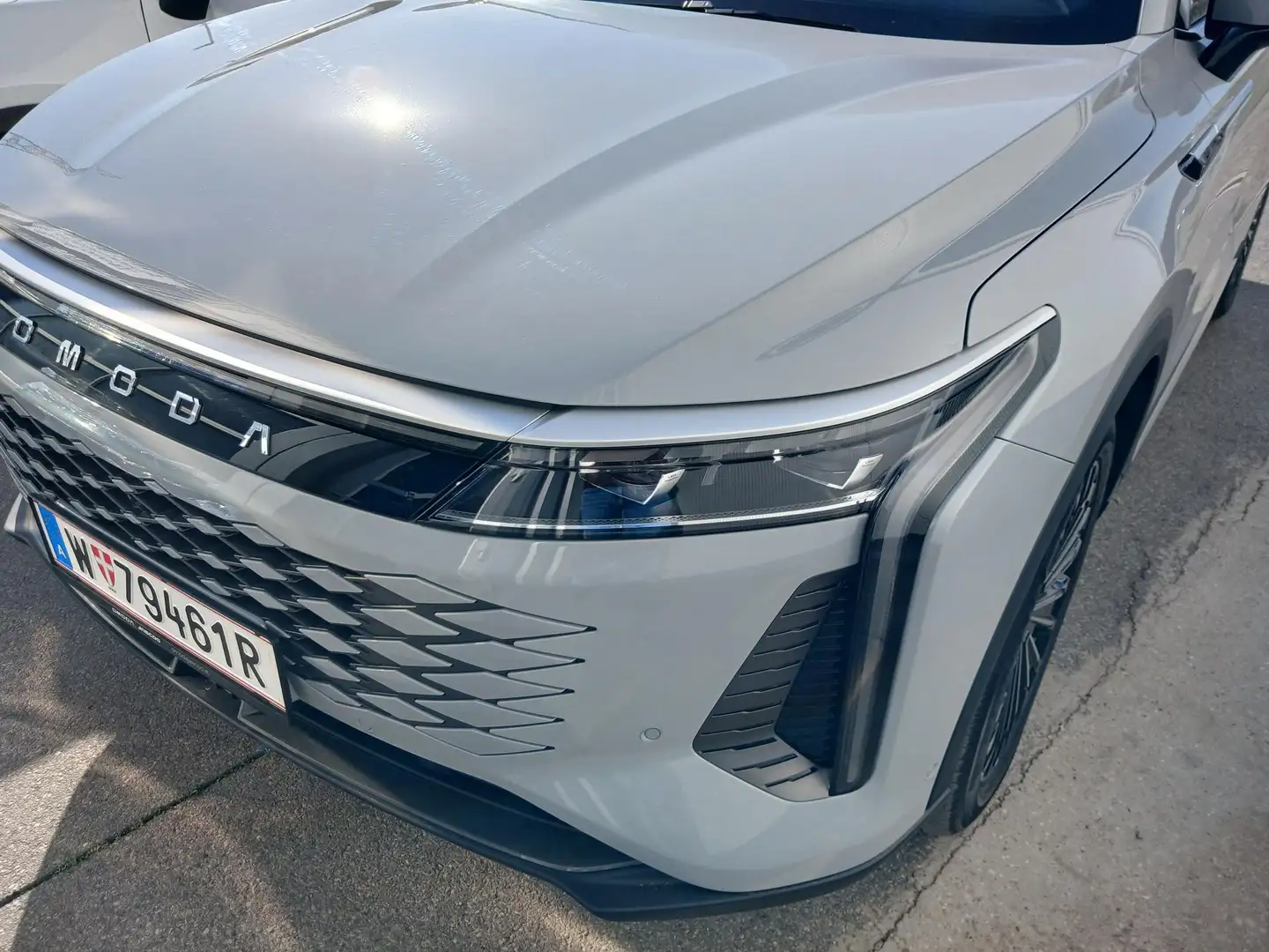 Omoda 9 Omoda 9 PHEV Premium Grau - 2