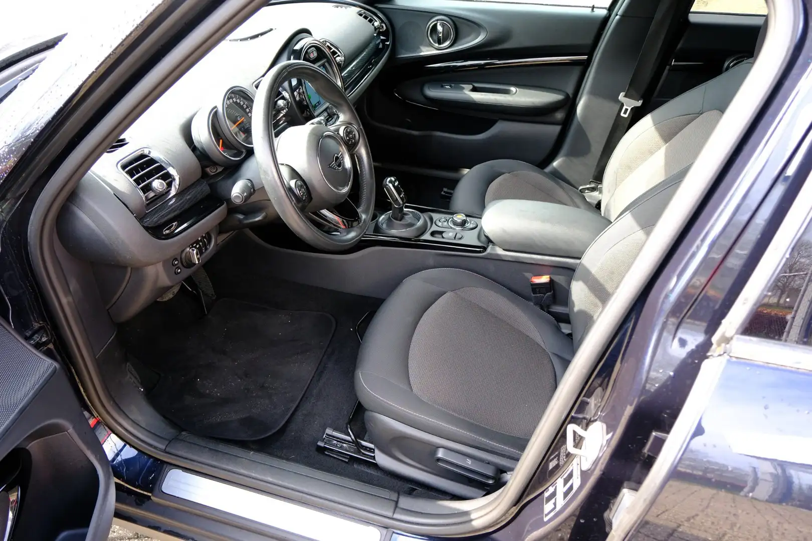 MINI One Clubman 1.5 Business Edition Aut. Navi|LED|LMV|Clima Azul - 2