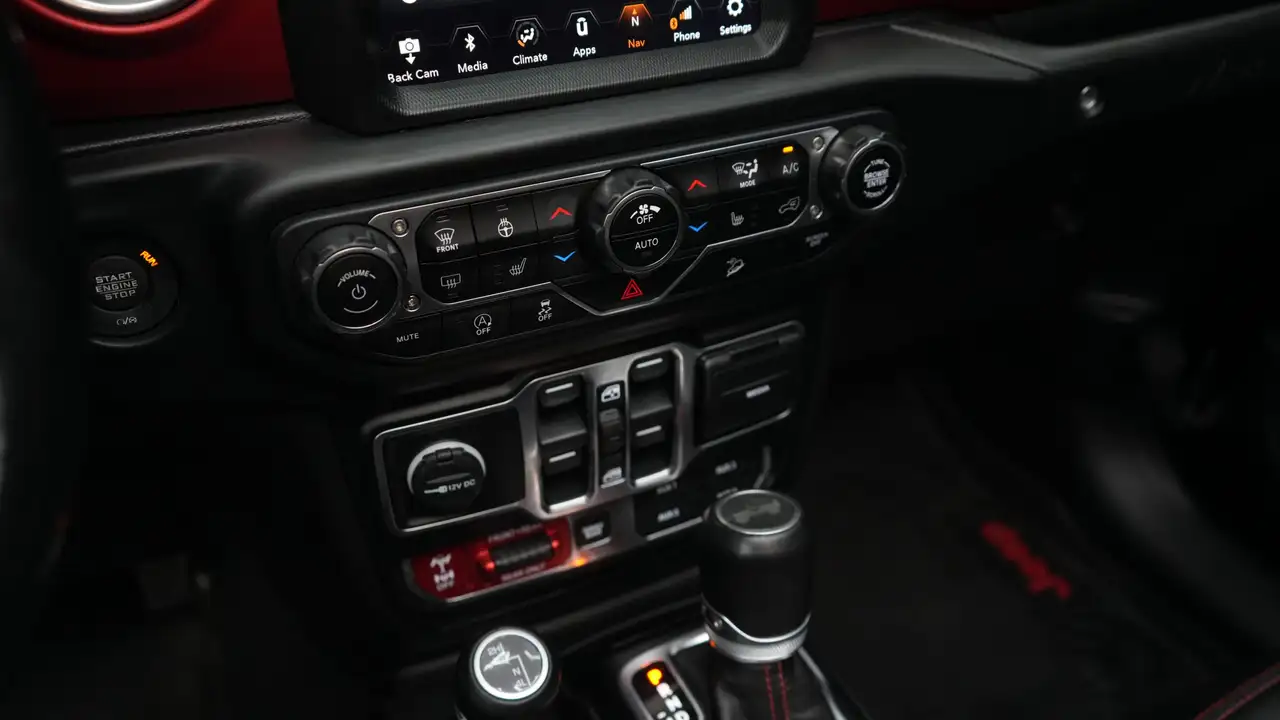 Jeep Wrangler photo Jeep Wrangler