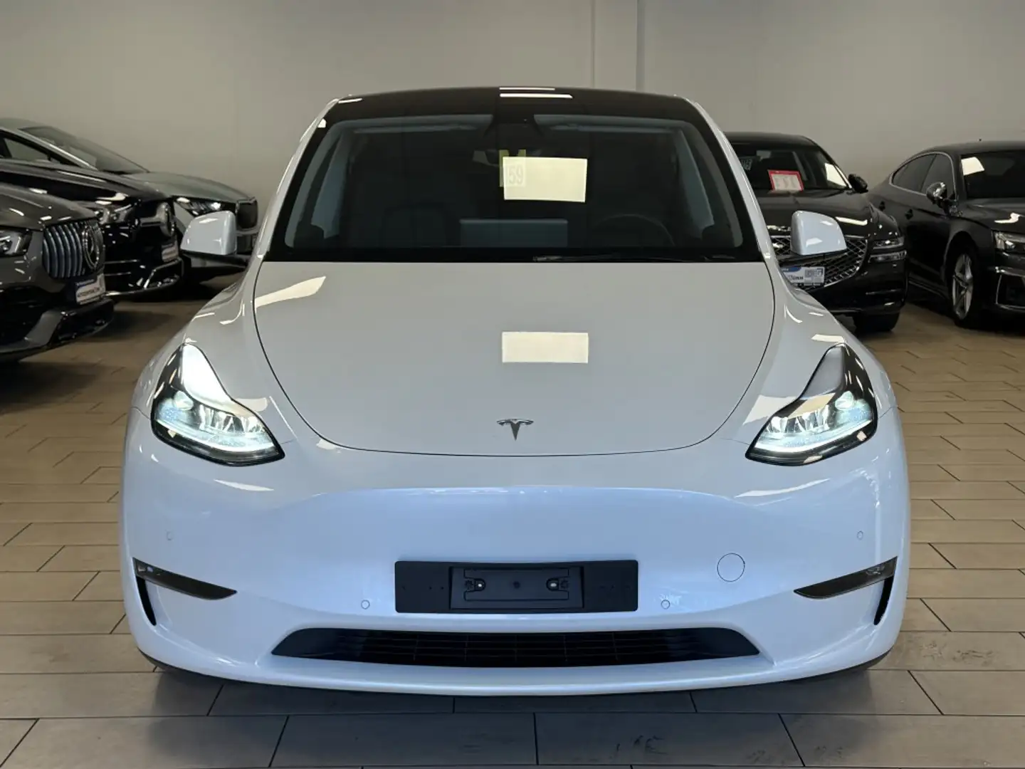 Tesla Model Y Performance Dual Motor AWD*PANO*Leder* Weiß - 2