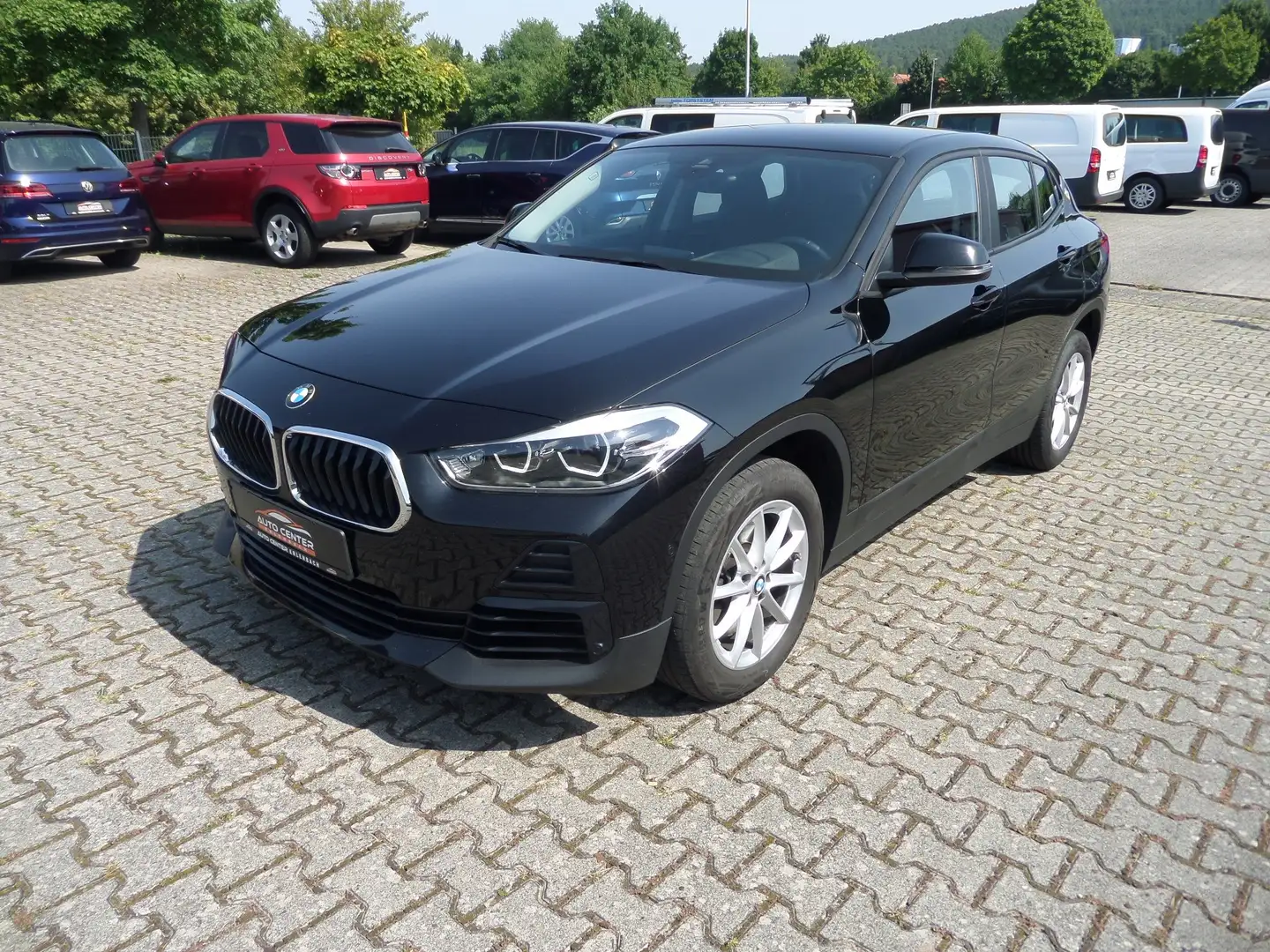BMW X2 xDrive 20 i Automatik+LED+AHK+Navi+ACC+Cam+1.Hand Schwarz - 2