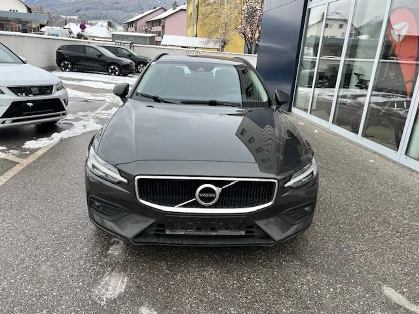 Volvo V60 D3 AWD Momentum Geartronic Diesel Allrad Grau - 2
