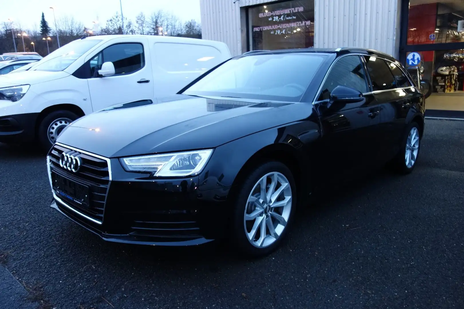 Audi A4 Avant Xenon elektr.Heckklappe schwarz Himmel Schwarz - 1