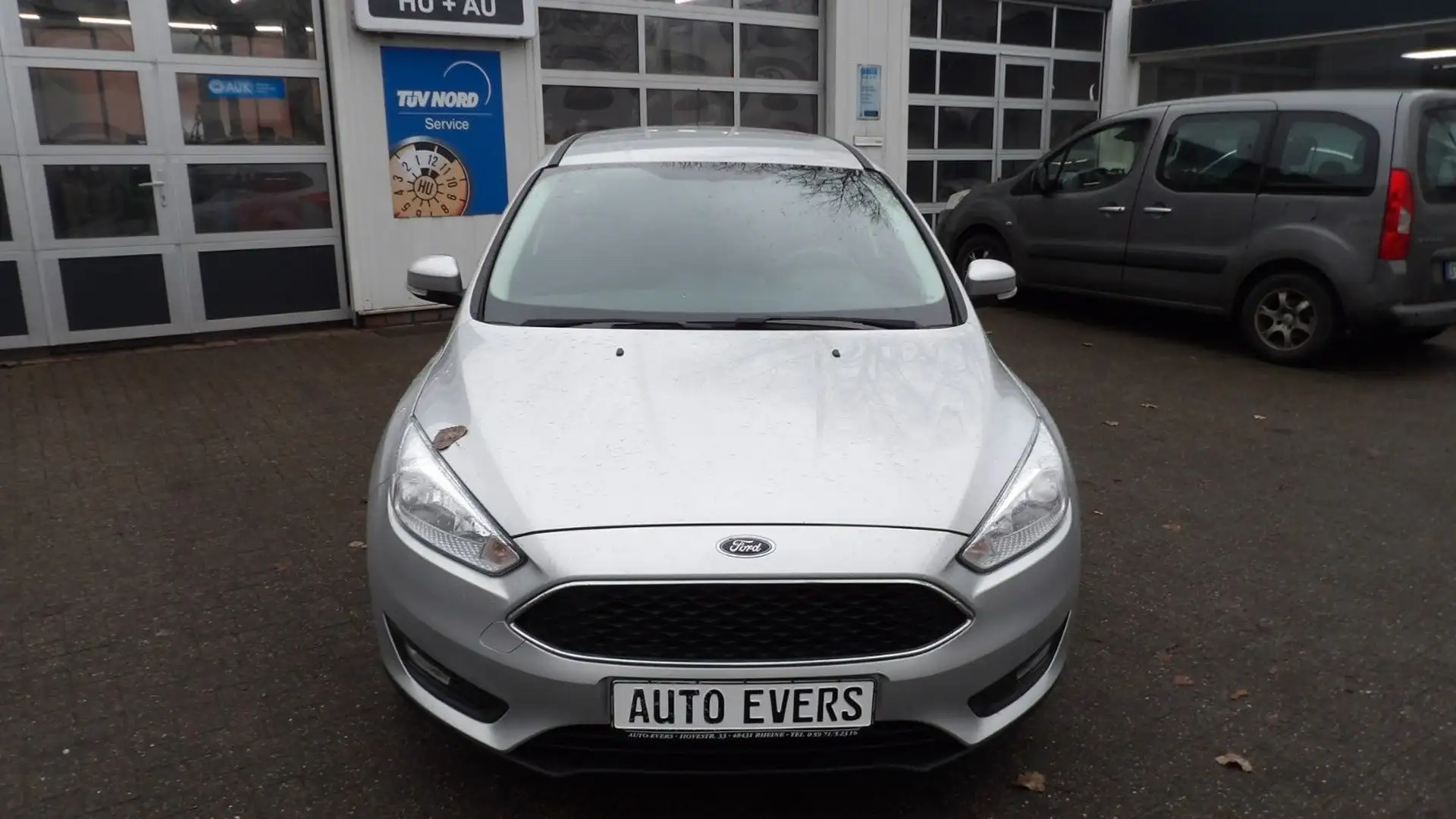 Ford Focus Turnier Business*Navi*PDC*GRA* Silber - 2