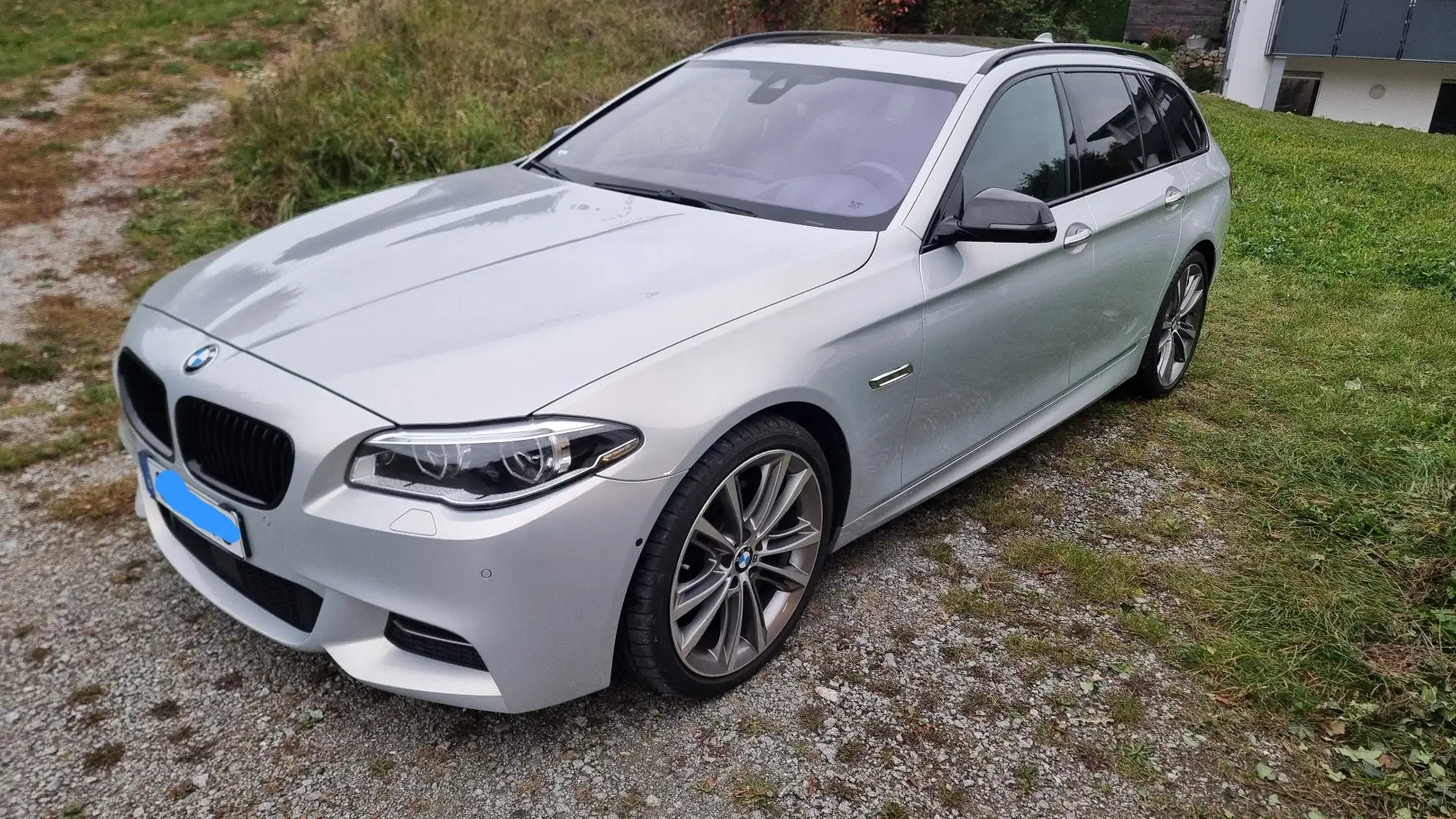 BMW 535 d xDrive Touring Sport-Aut. xDrive BangOlufsen Ezüst - 1