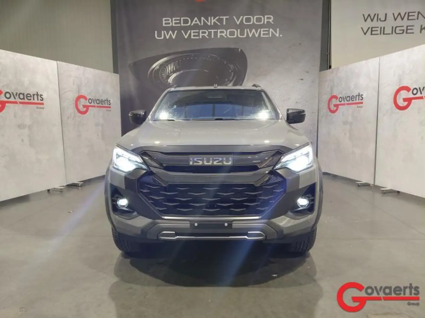 Isuzu D-Max LSE V-CROSS MY 2025 Gris - 2