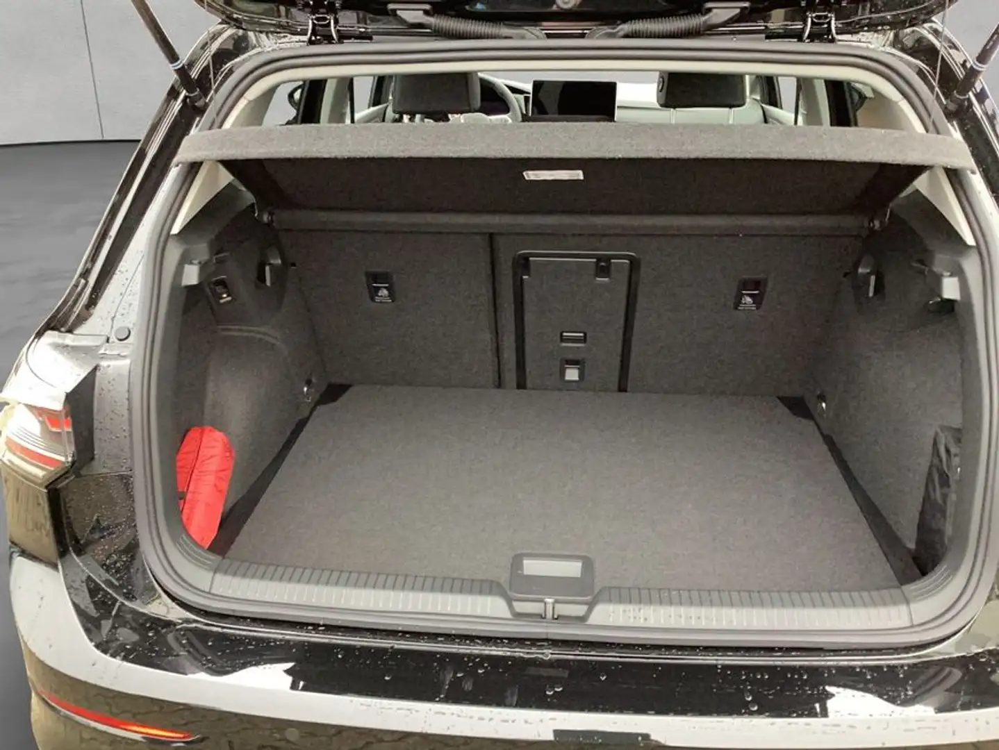 Volkswagen Golf 1.5 eTSI OPF DSG Style Schwarz - 2