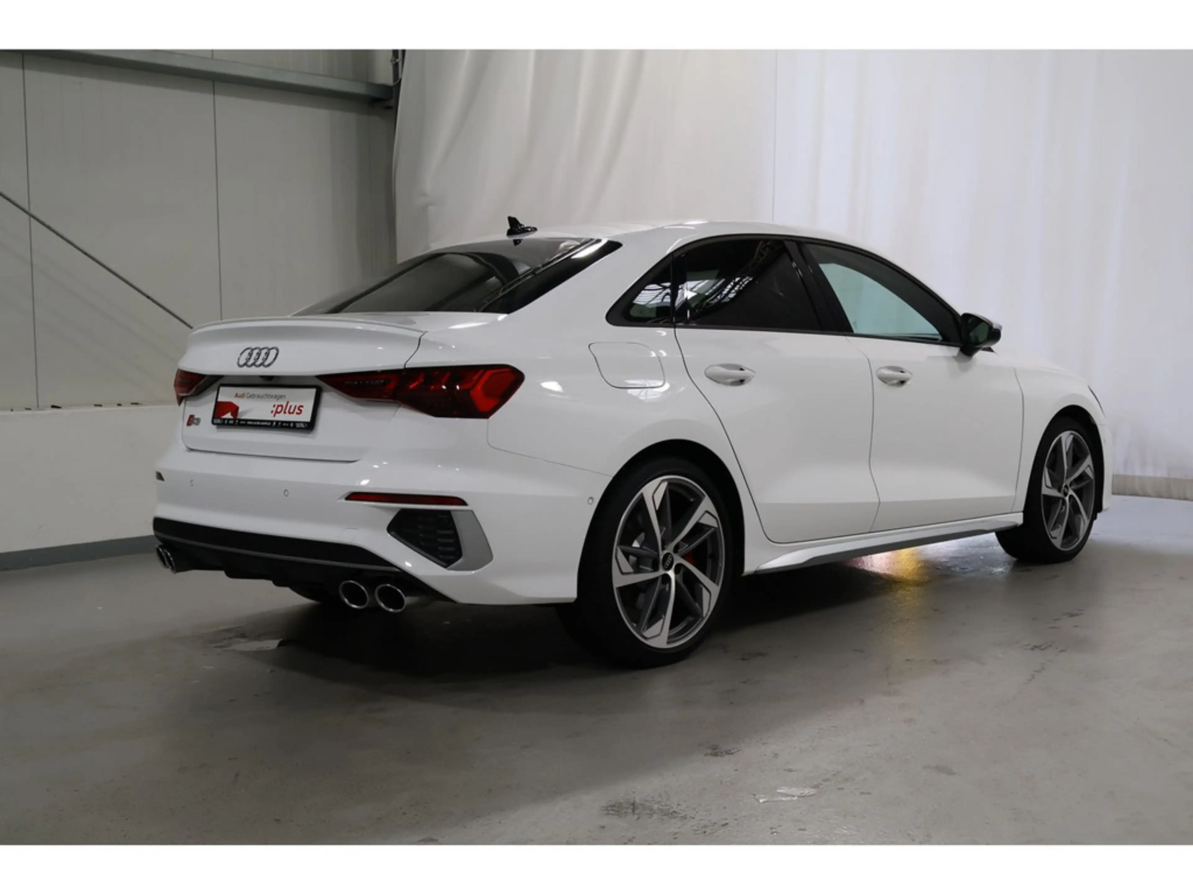 Audi S3 Limo 2.0 TFSI quattro B&O*Pano*Matrix * — photo 4