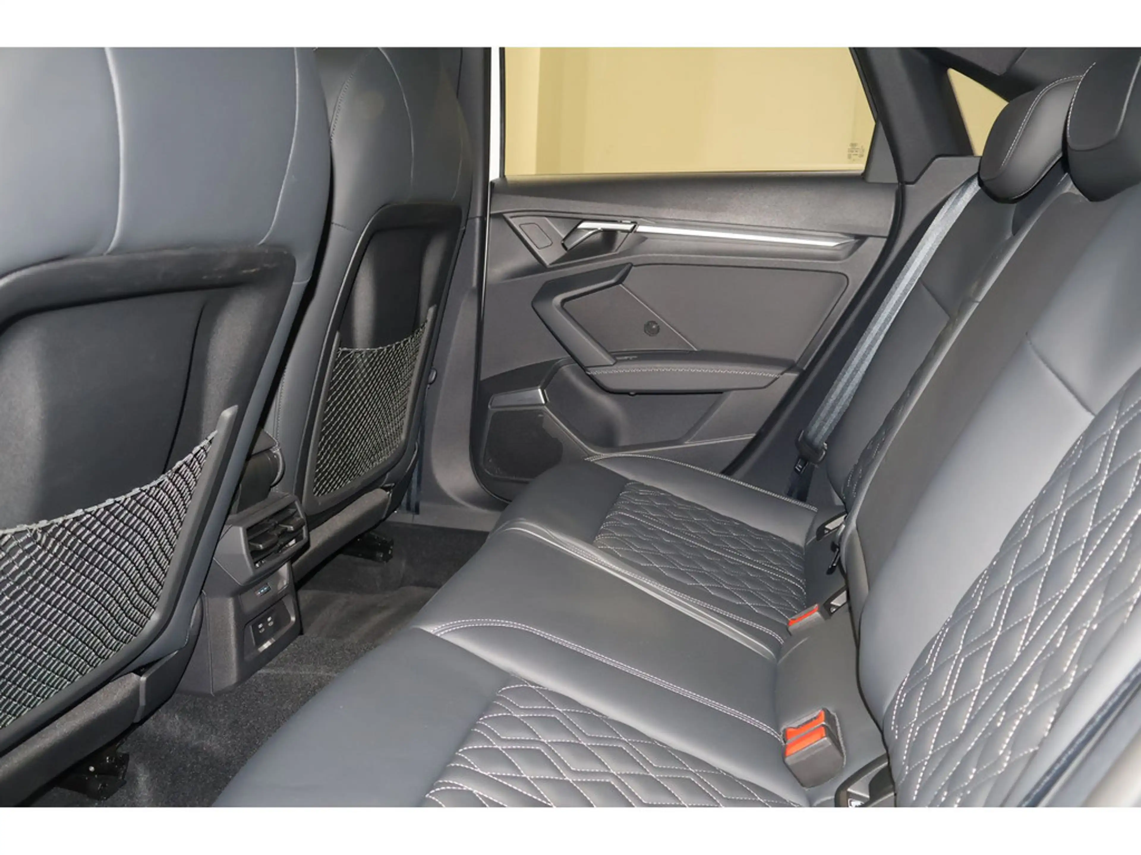 Audi S3 Limo 2.0 TFSI quattro B&O*Pano*Matrix * — photo 13
