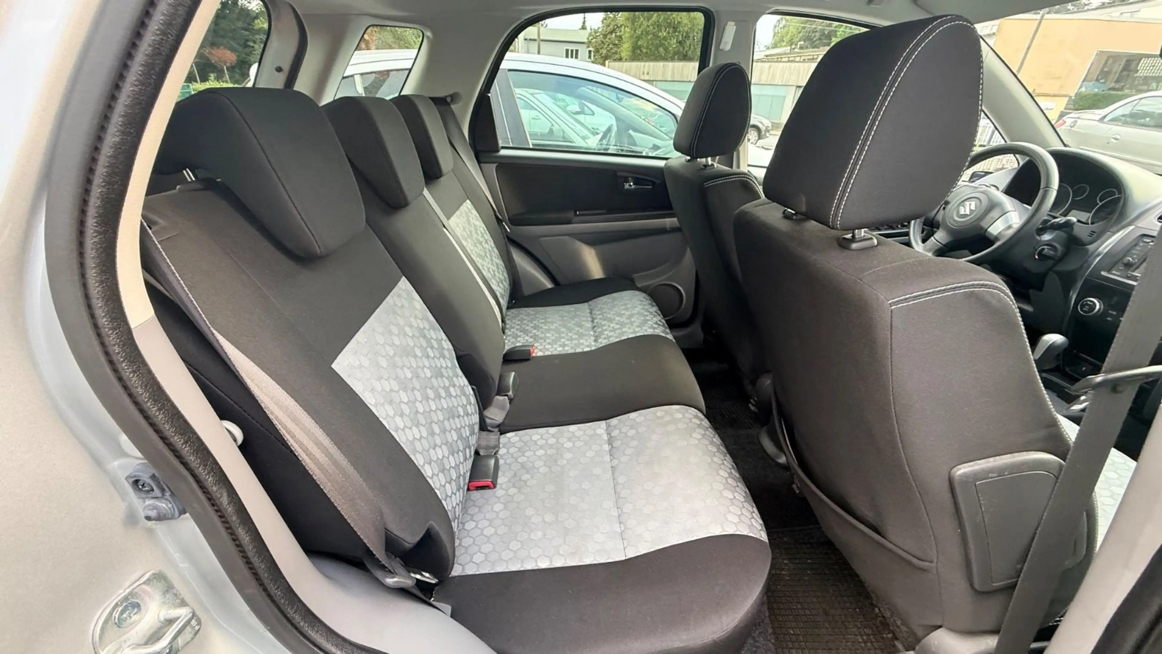 Suzuki SX4 Style — photo 8