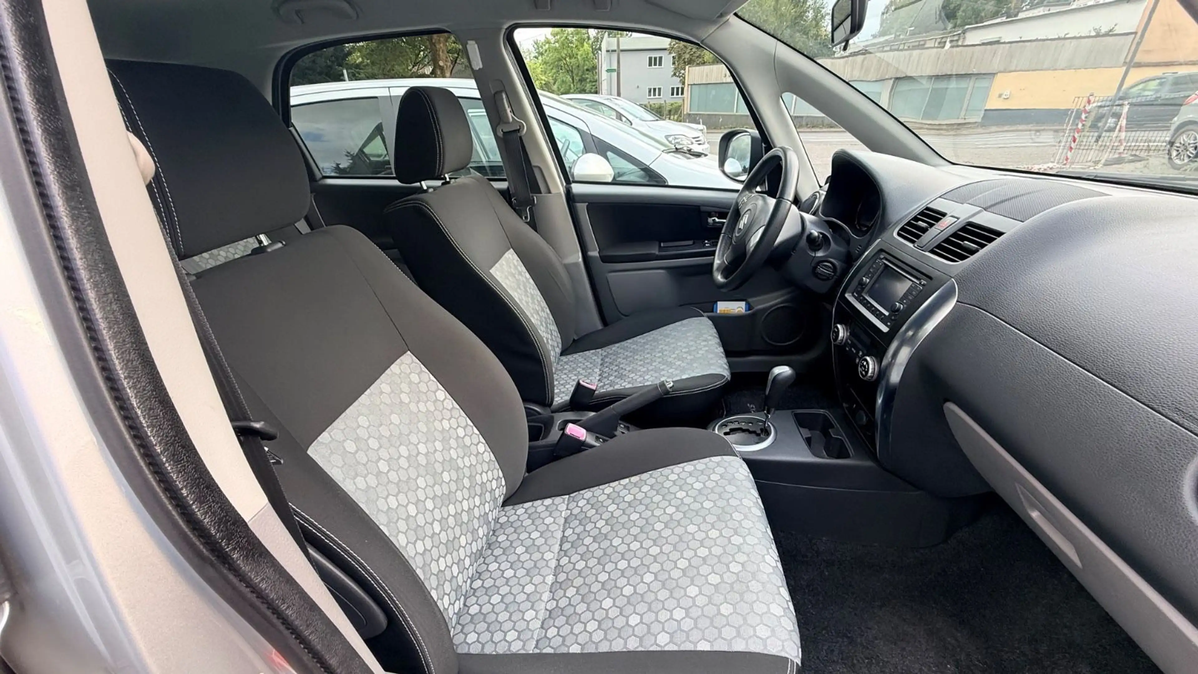 Suzuki SX4 Style — photo 5