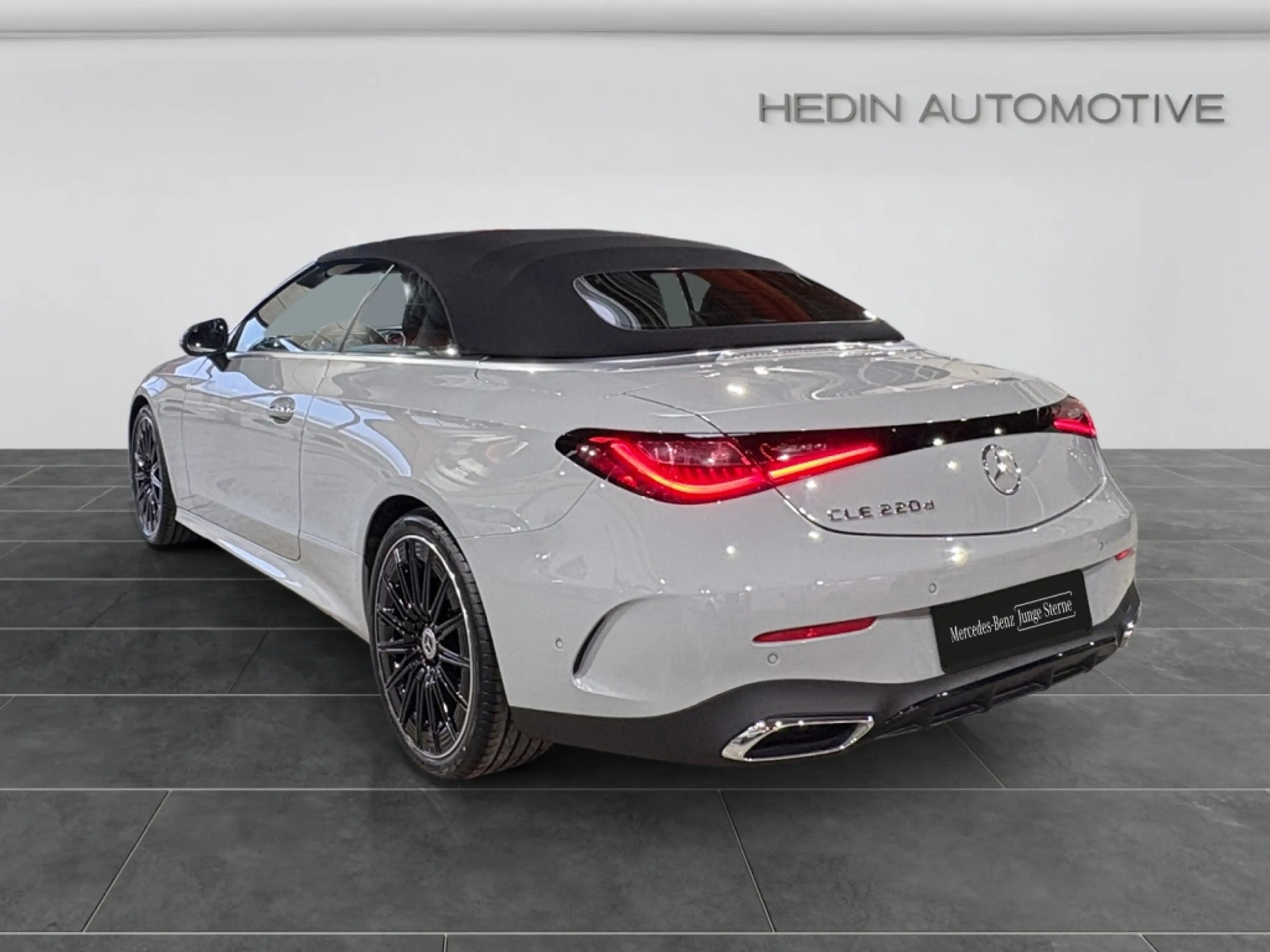 Mercedes-Benz CLE 220 d Cabriolet AMG|NIGHT|AMBI|MBUX|SHZ|KAM — photo 4