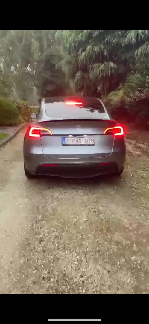 Tesla Model Y Šedá - 1