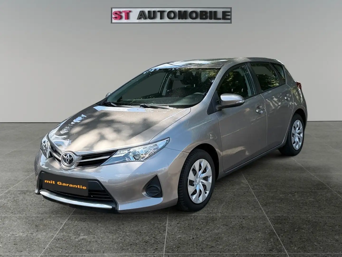Toyota Auris Cool 1.3-PDC Beige - 1