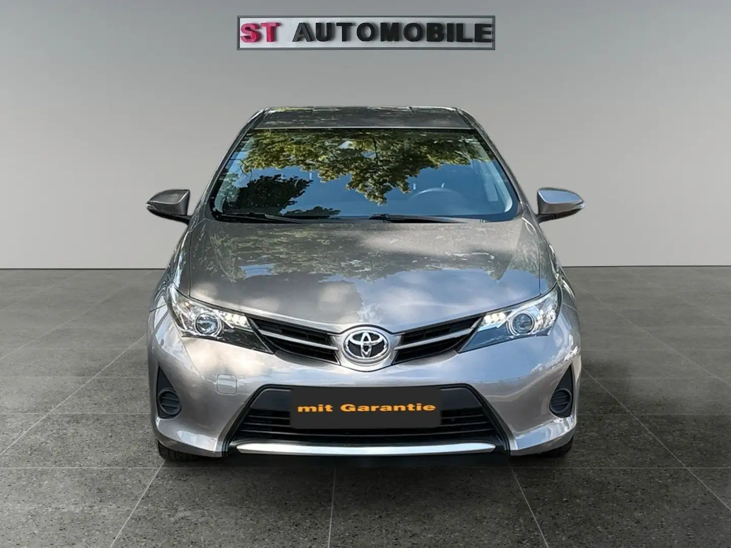 Toyota Auris Cool 1.3-PDC Beige - 2