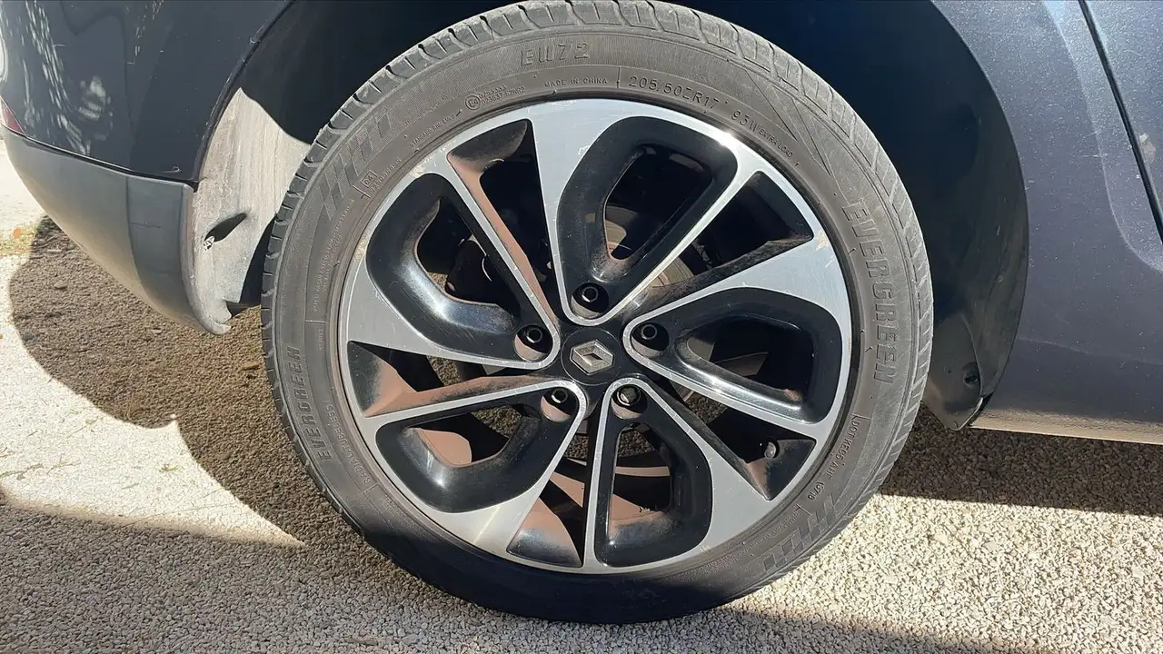 Renault Megane Berline — photo 17