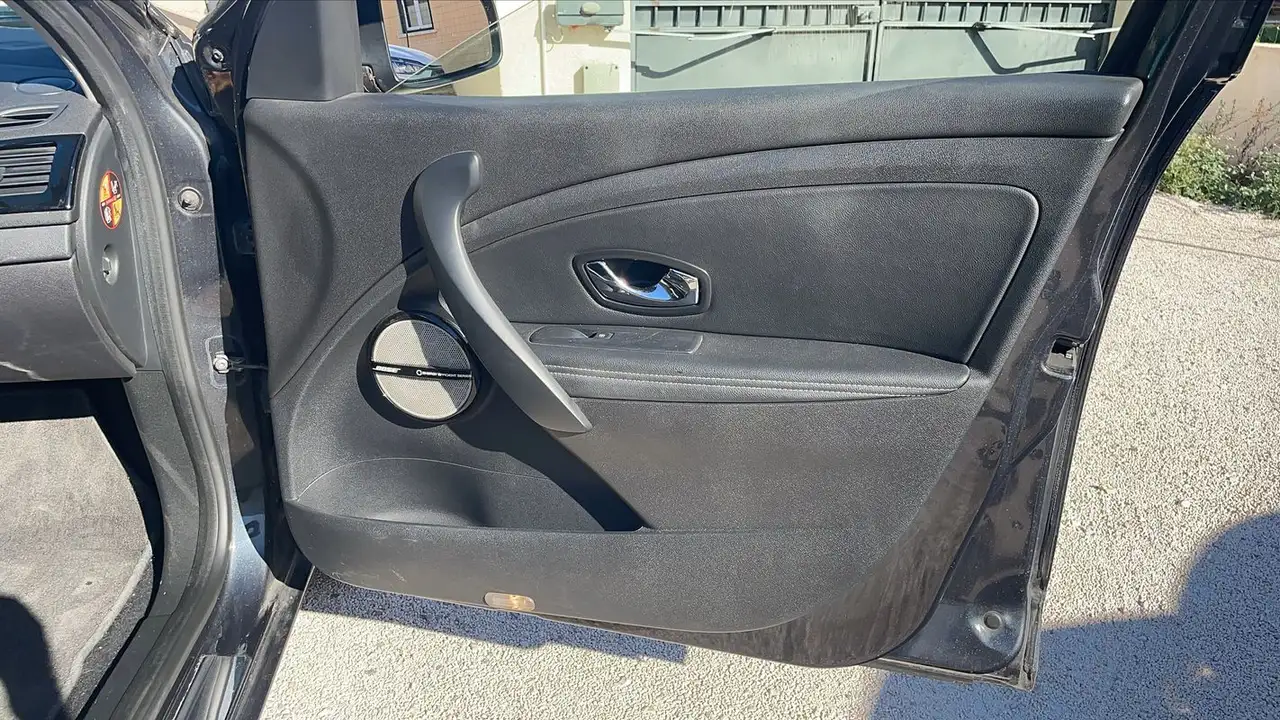 Renault Megane Berline — photo 24