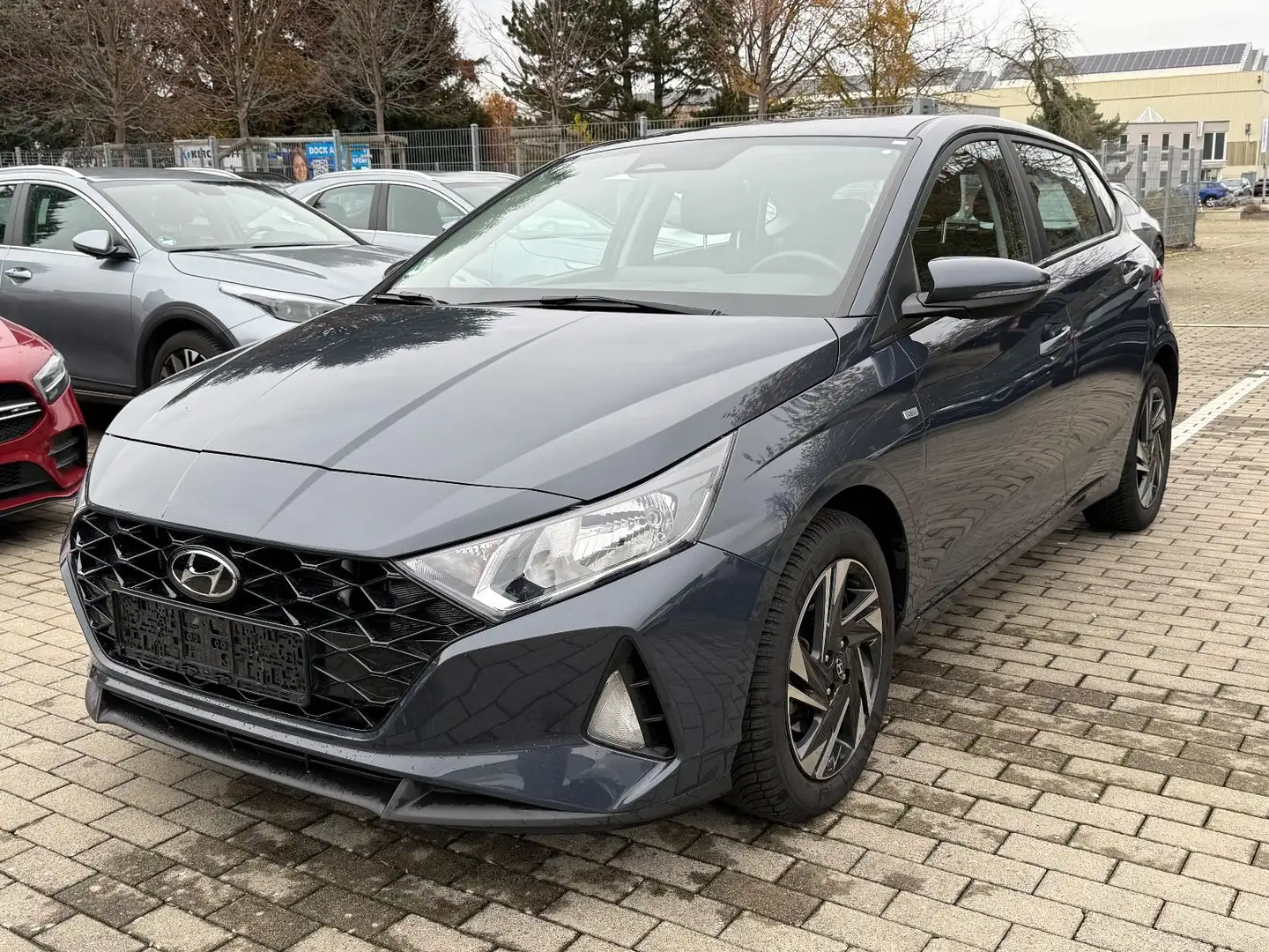Hyundai i20 1.0 T-GDI Mild-Hybrid Autm. PDC KAM CarPlay Grau - 2