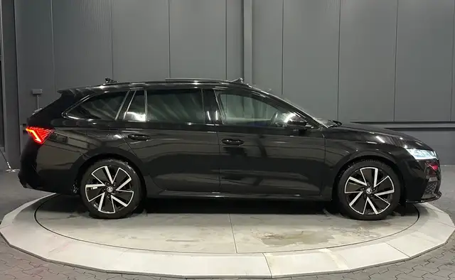 Skoda Octavia view 5